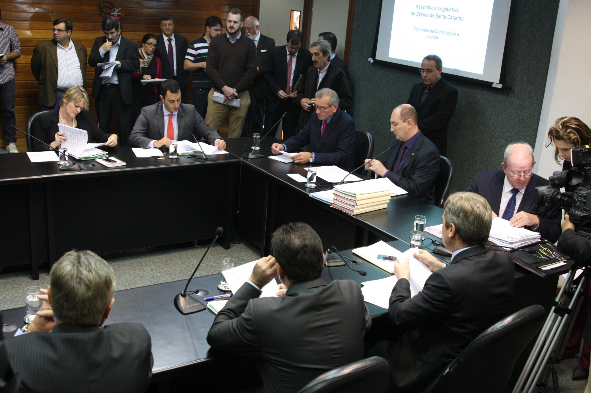 CCJ aprova PEC que amplia percentual constitucional da saúde