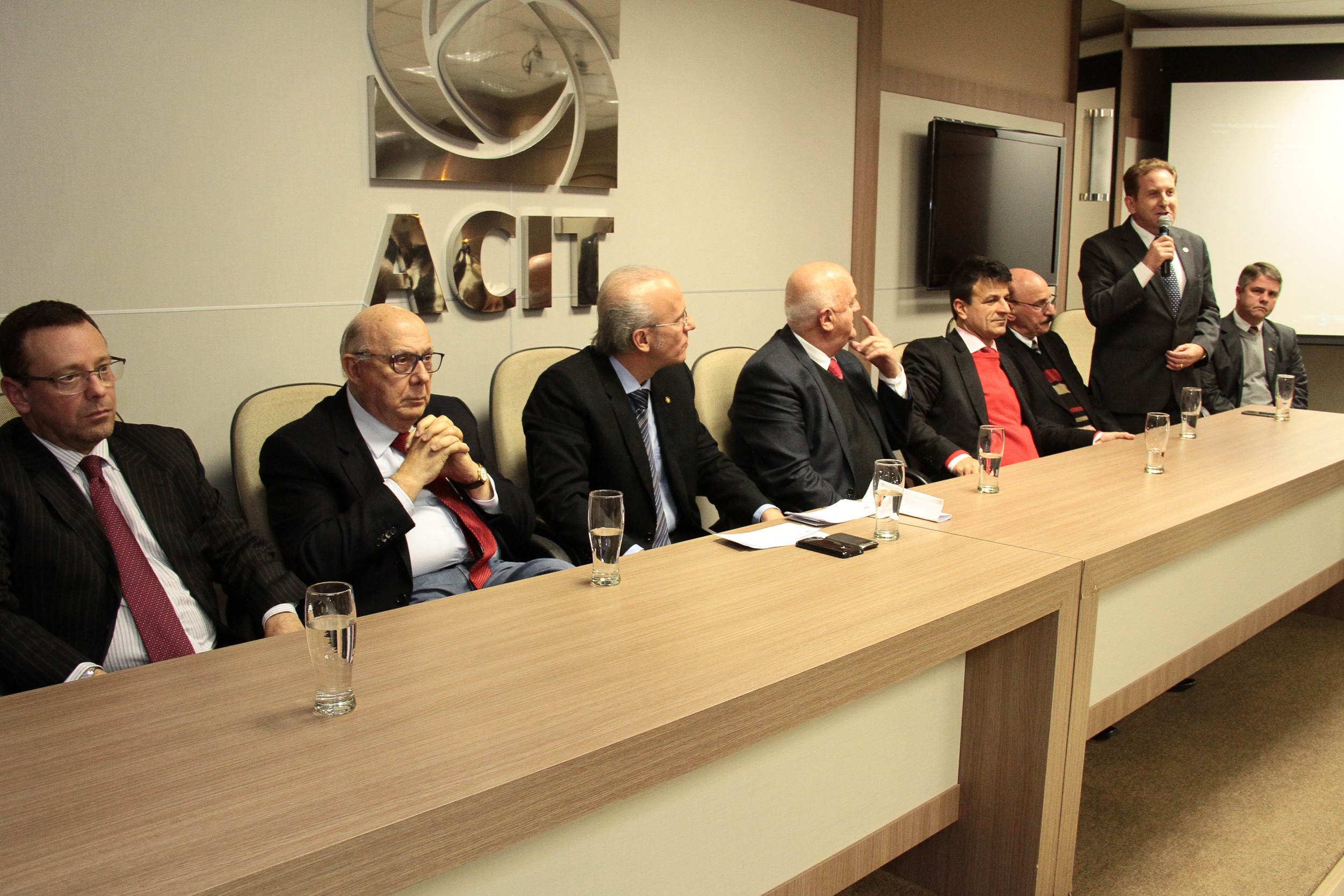 Ato Parlamentar Solene em comemoração aos 146 anos de Emancipação Política e Administração do Município de Tubarão.