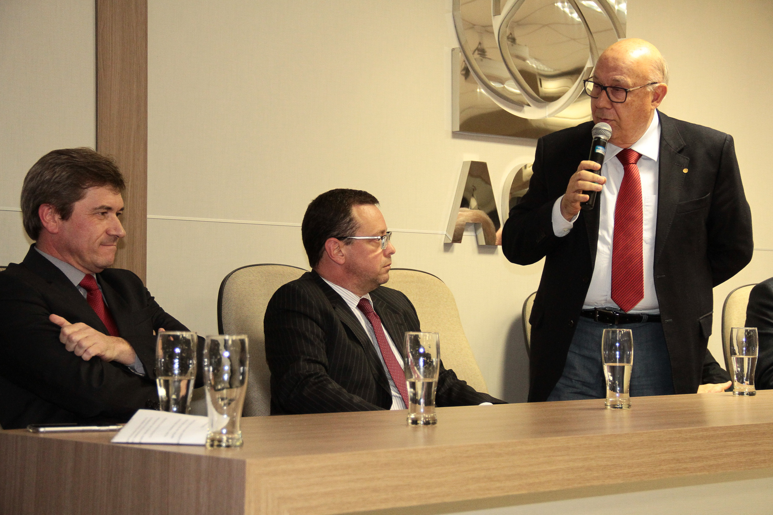 Ato Parlamentar Solene em comemoração aos 146 anos de Emancipação Política e Administração do Município de Tubarão.