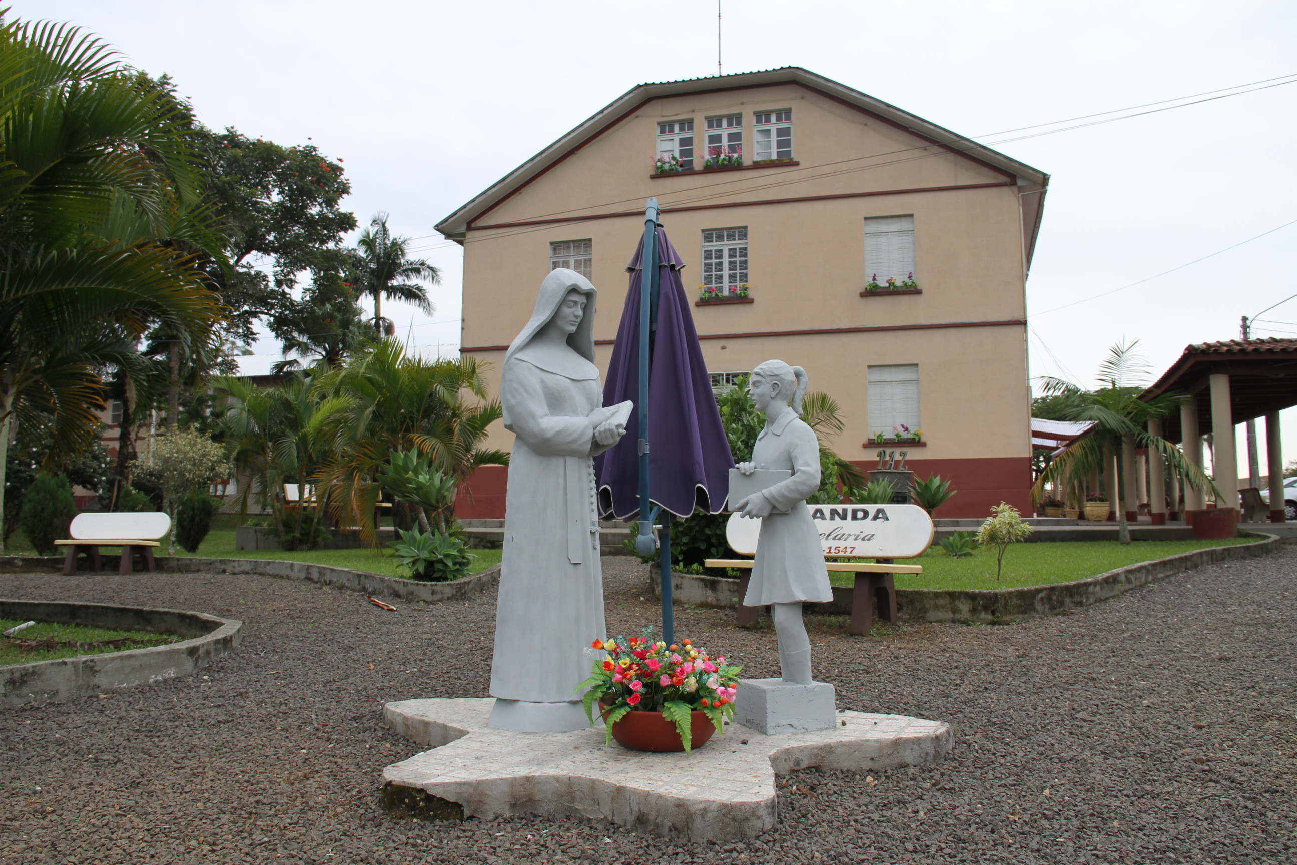 Ato Solene em homenagem ao Colégio Sagrada Família em comemoração aos 80 anos de fundação pelas as Irmãs Escolares de Nossa Senhora - Forquilhinha/SC.