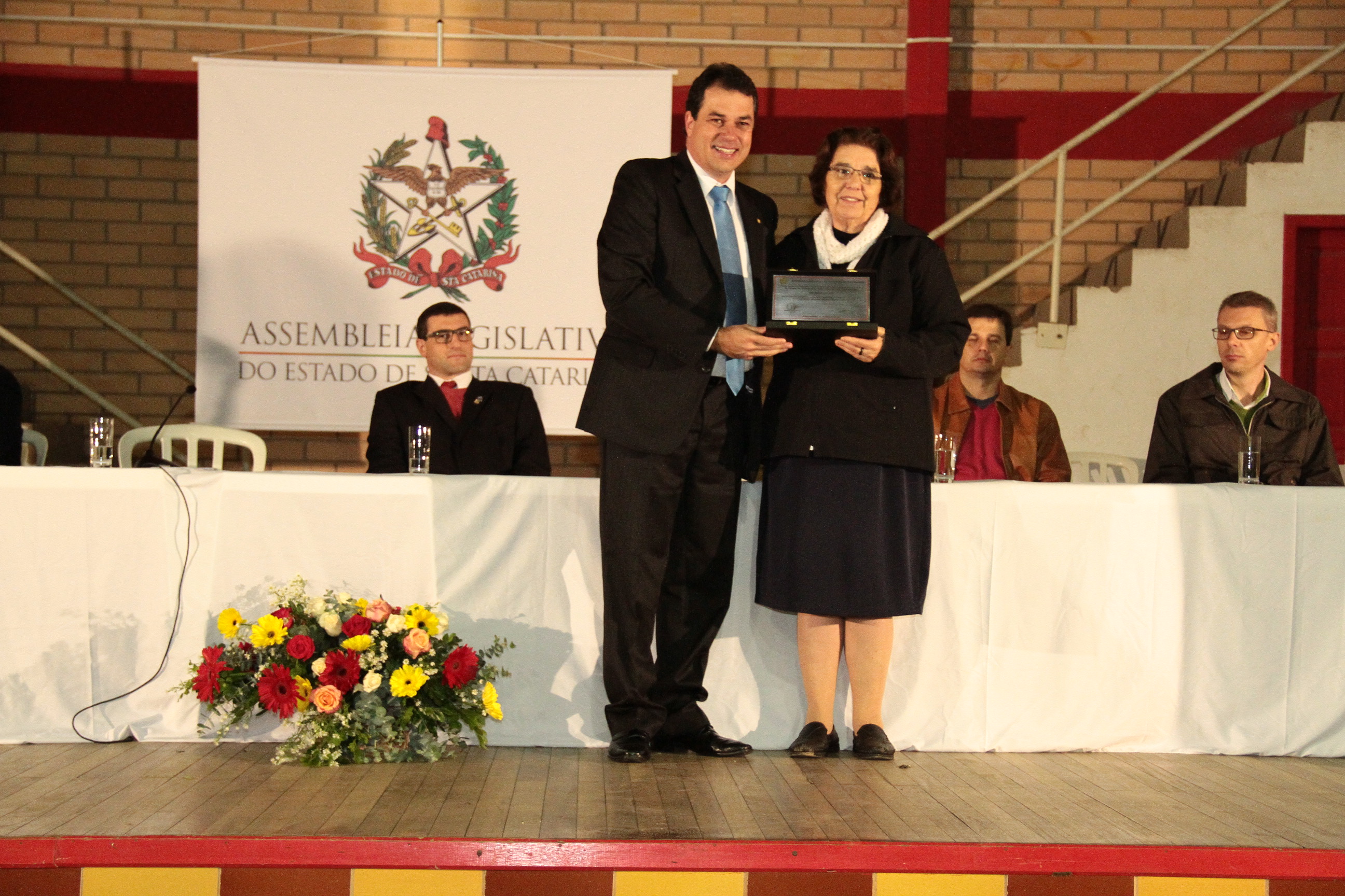 Ato Solene em homenagem ao Colégio Sagrada Família em comemoração aos 80 anos de fundação pelas as Irmãs Escolares de Nossa Senhora - Forquilhinha/SC.
