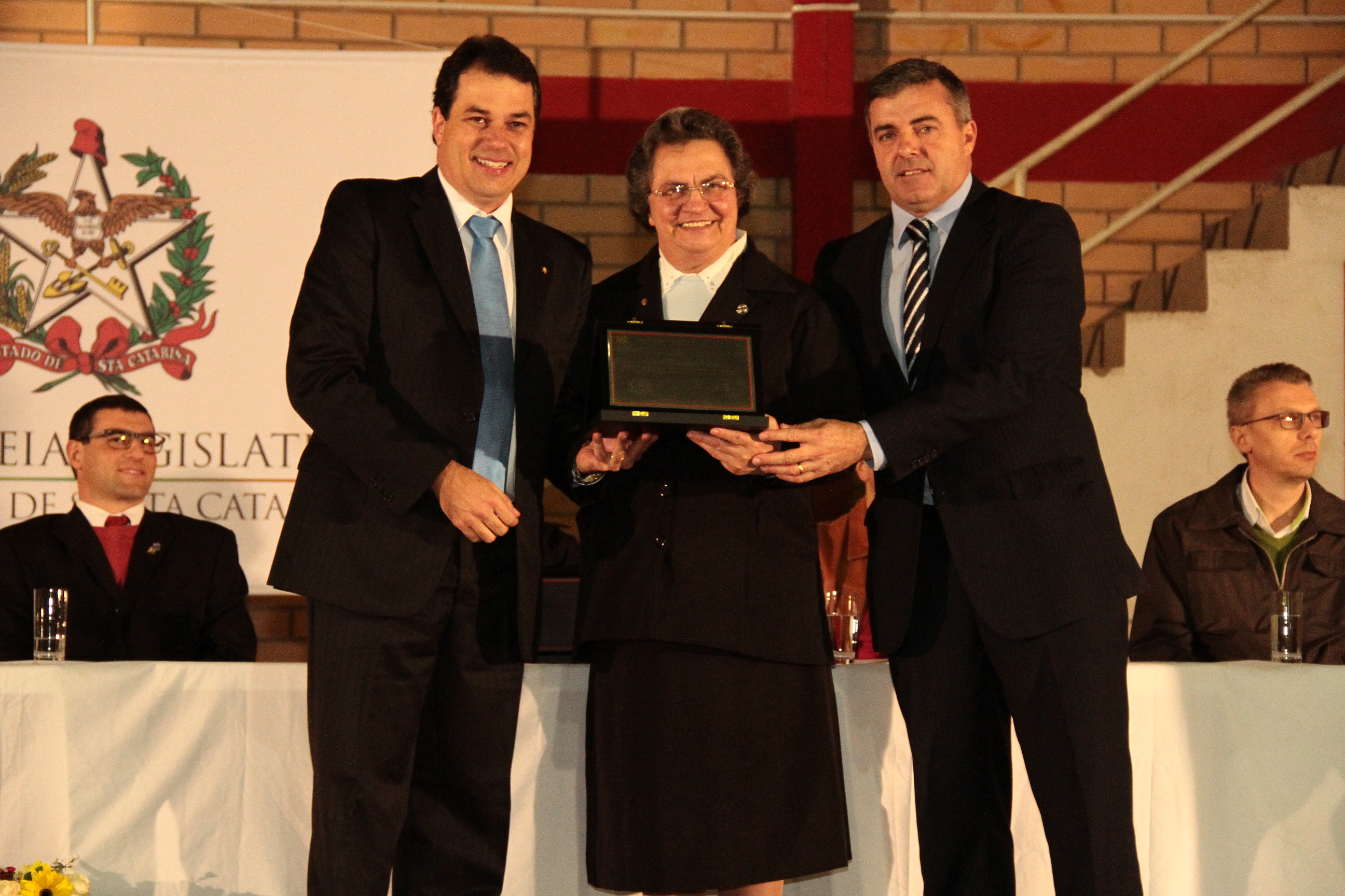 Ato Solene em homenagem ao Colégio Sagrada Família em comemoração aos 80 anos de fundação pelas as Irmãs Escolares de Nossa Senhora - Forquilhinha/SC.
