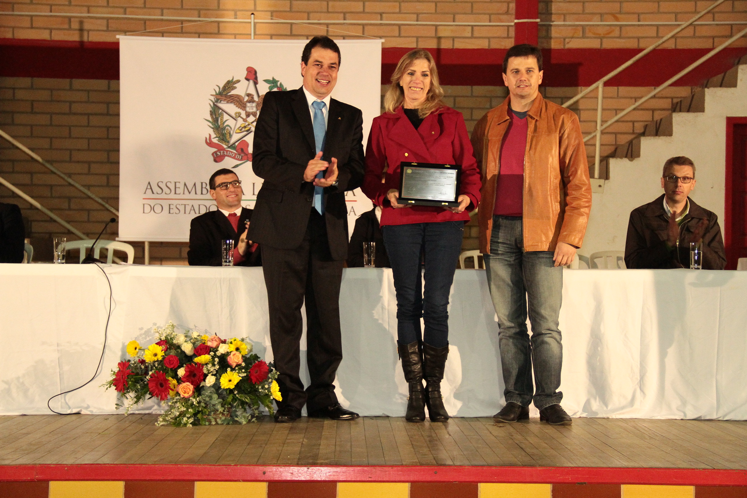 Ato Solene em homenagem ao Colégio Sagrada Família em comemoração aos 80 anos de fundação pelas as Irmãs Escolares de Nossa Senhora - Forquilhinha/SC.