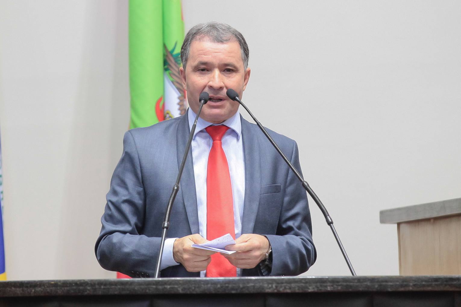 Deputado Valdir Cobalchini (PMDB) em Sessão Ordinária