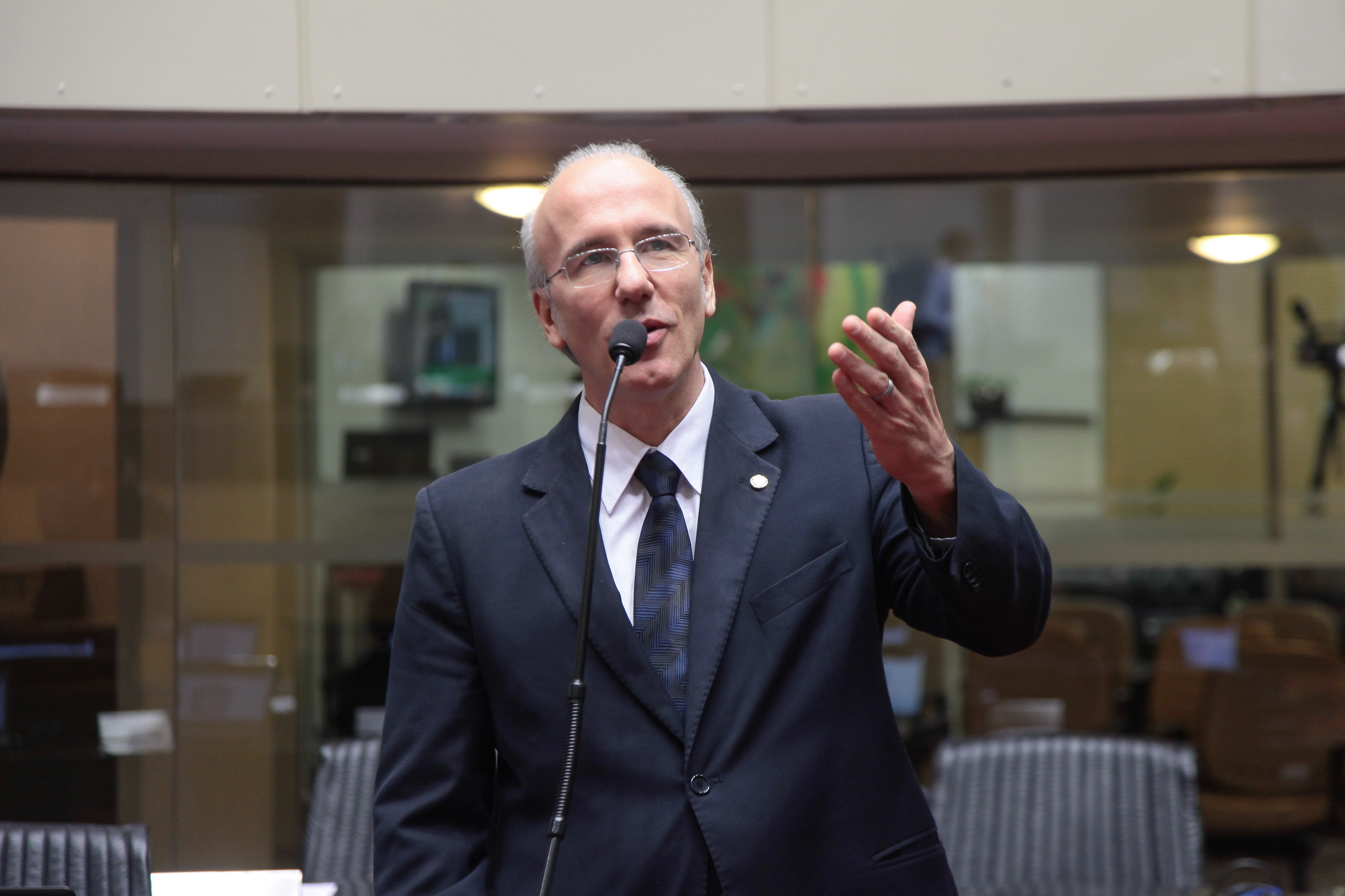 Deputado Deka May (PP) em Sessão Ordinária