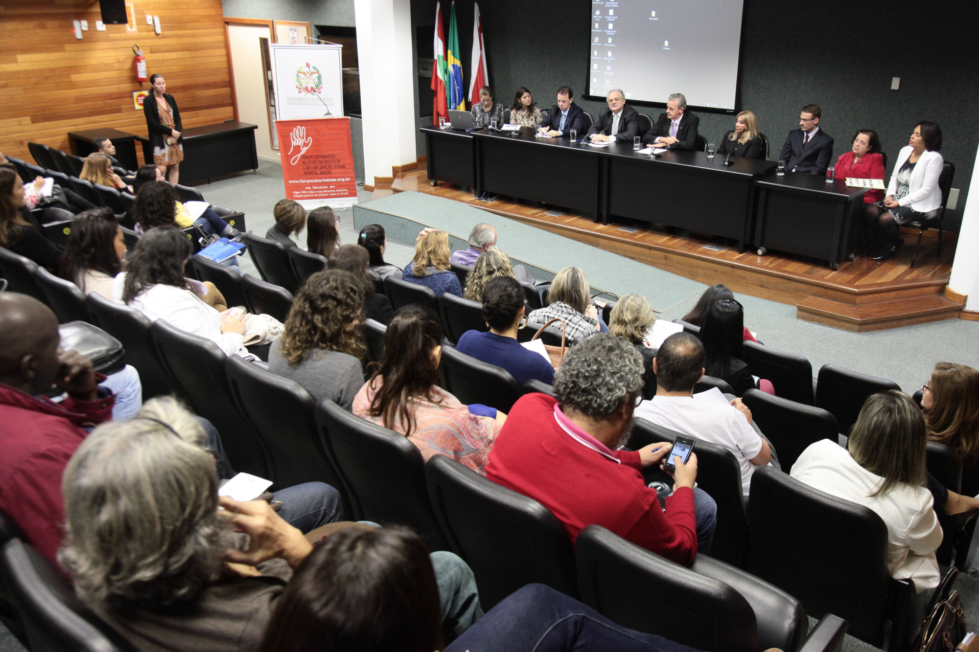 Parlamento discute combate à exploração sexual de crianças e adolescentes