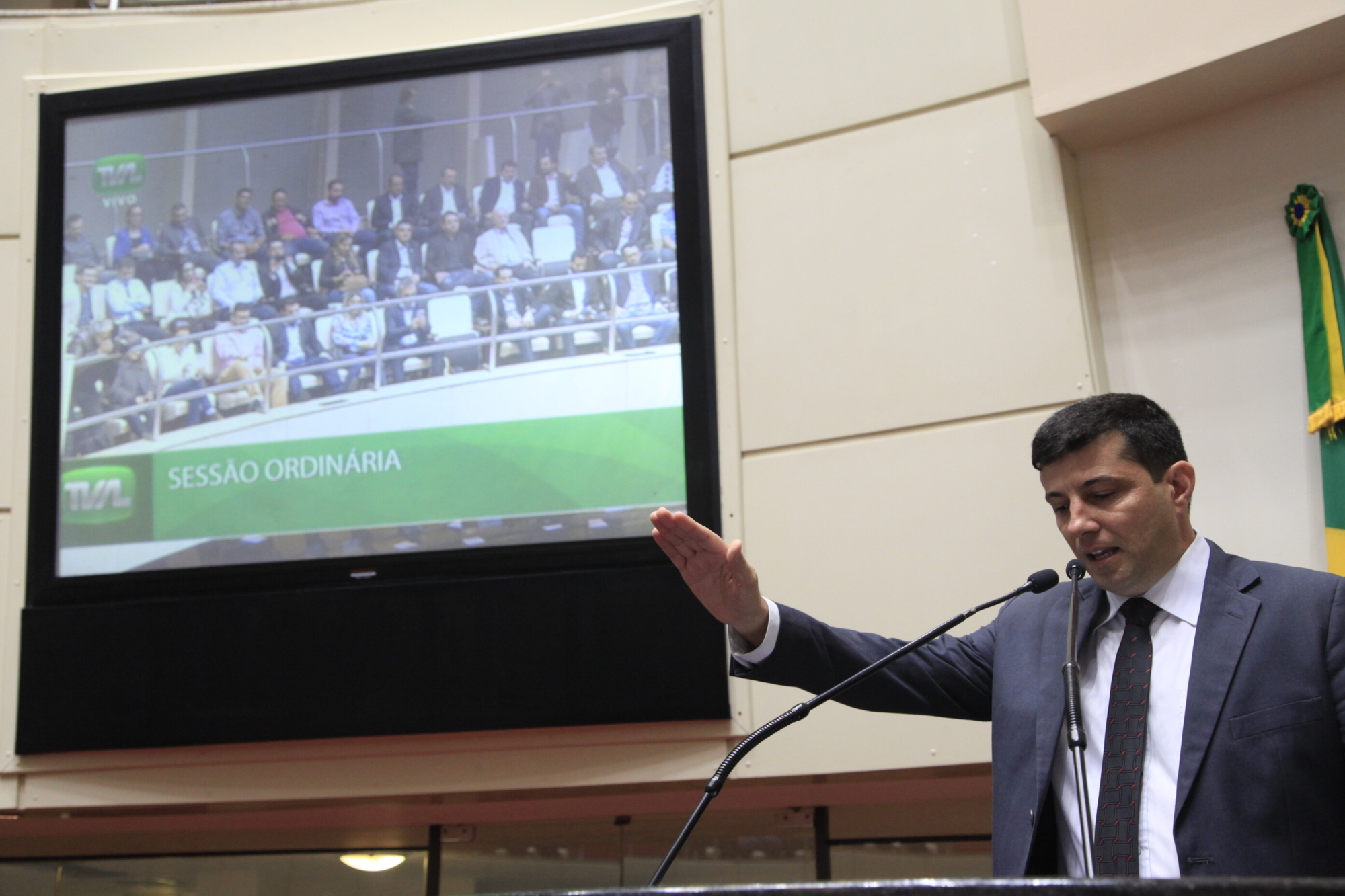 Fábio Flôr (PP) assume cadeira de deputado no Parlamento catarinense