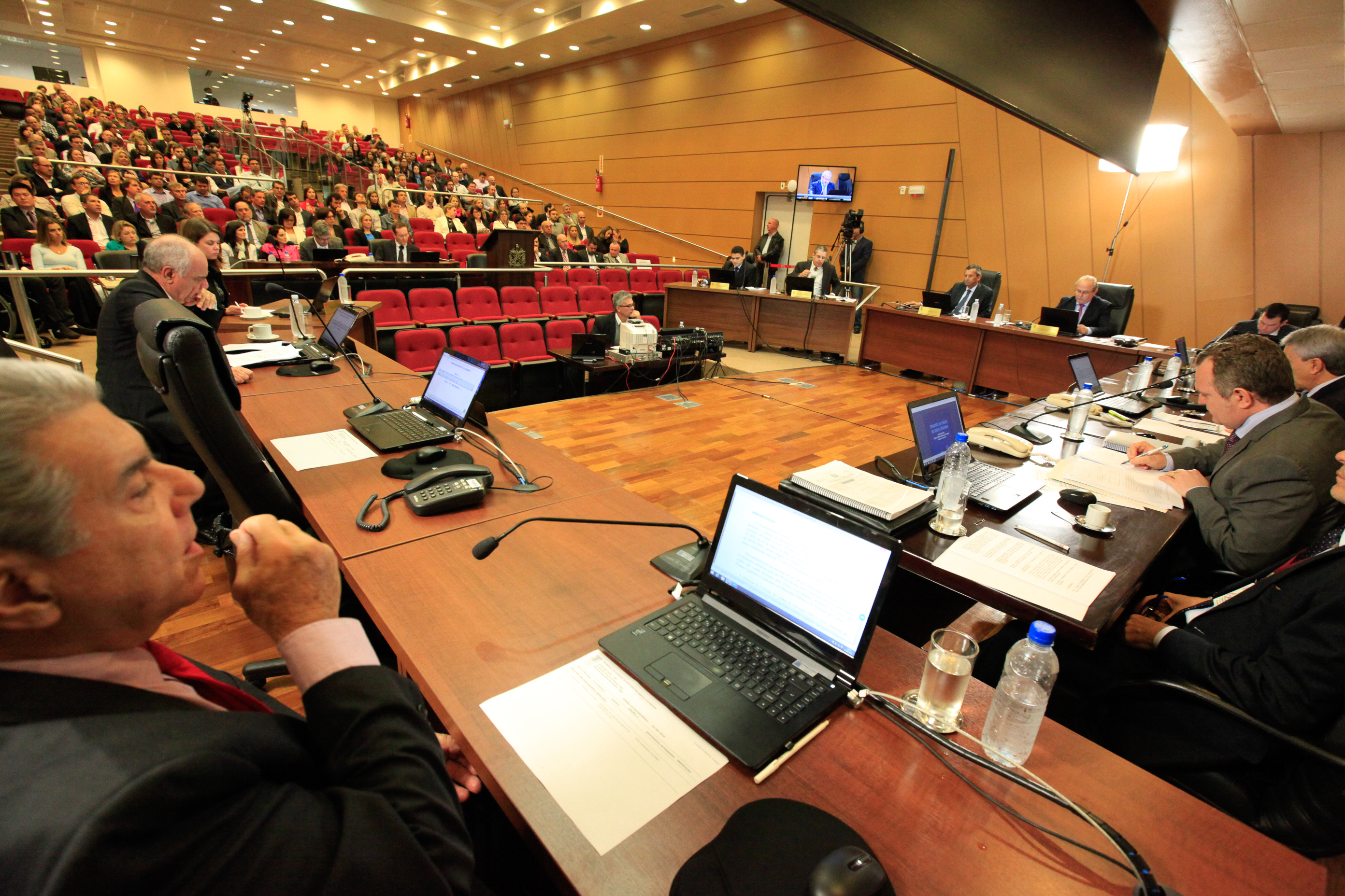 Sessão Extraordinária do Tribunal de Contas do Estado.