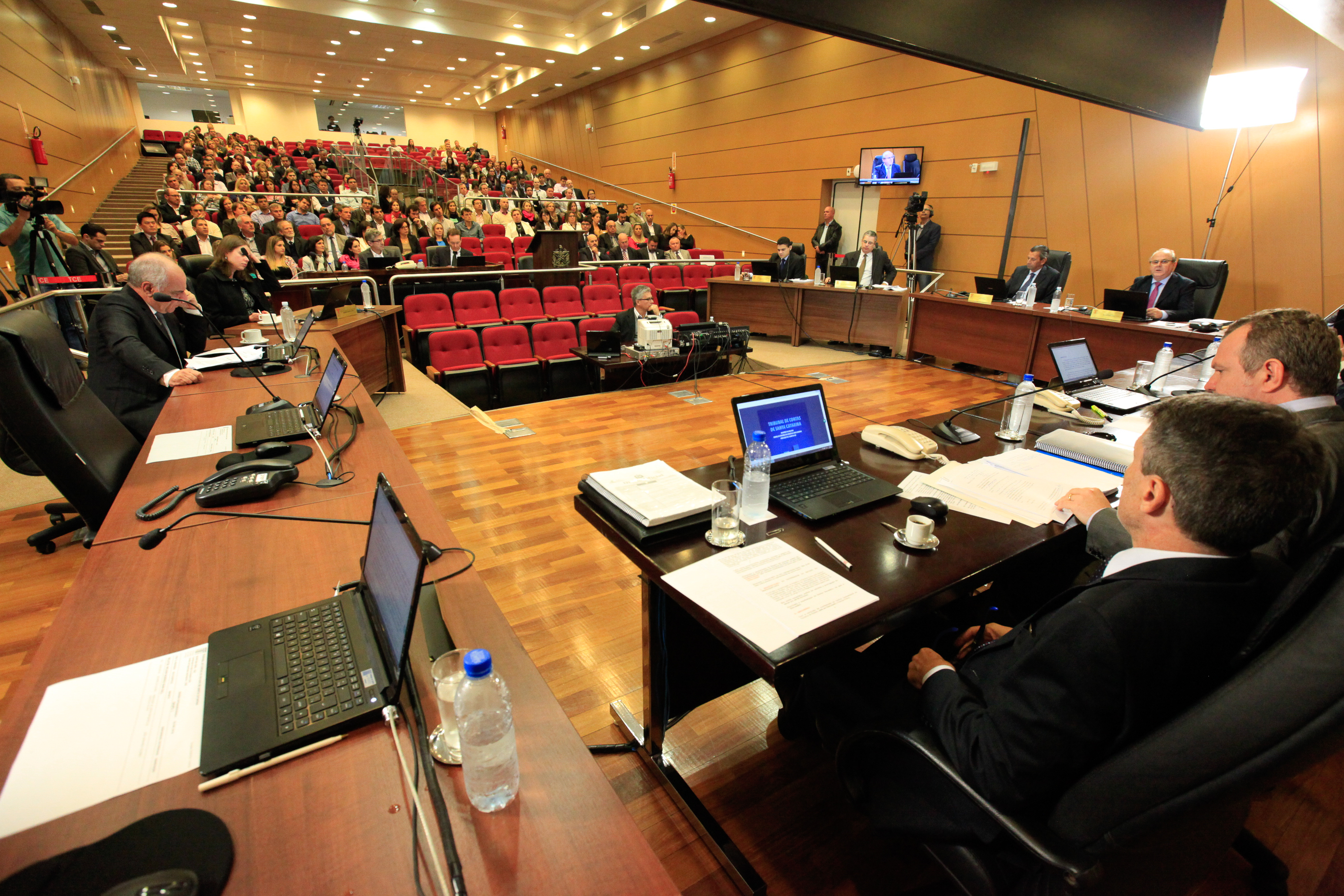 Sessão Extraordinária do Tribunal de Contas do Estado.