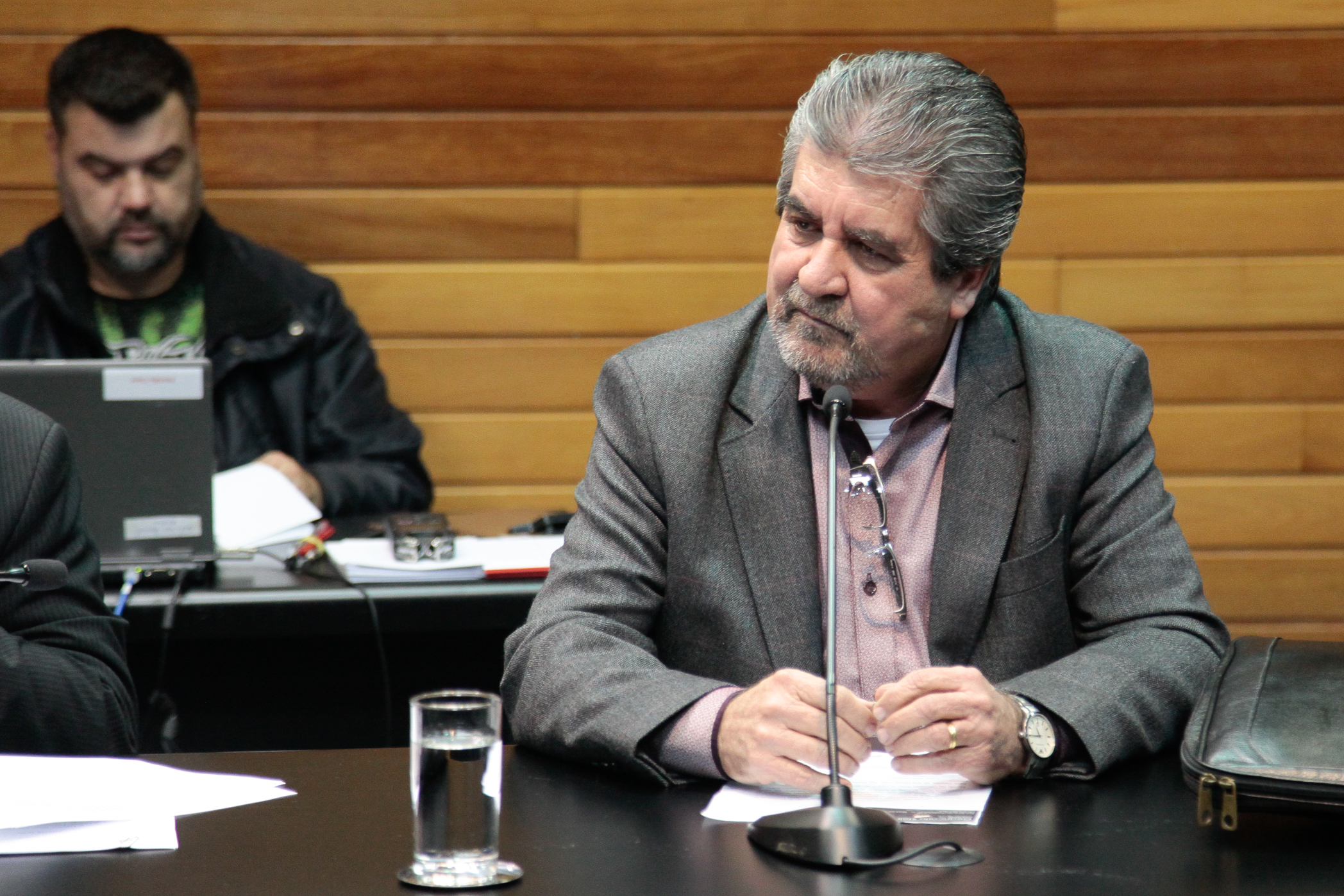 Reunião da Comissão Parlamentar de Inquérito para investigar a falsificação de medicamentos em Santa Catarina. João José Borba