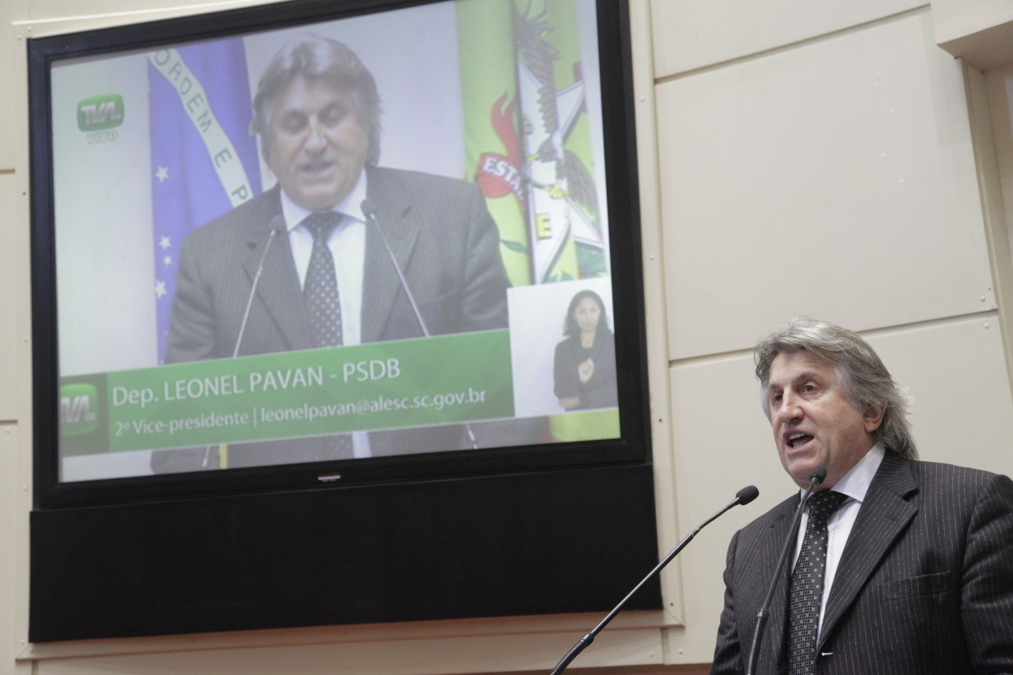 Leonel Pavan assume a presidência do Parlasul