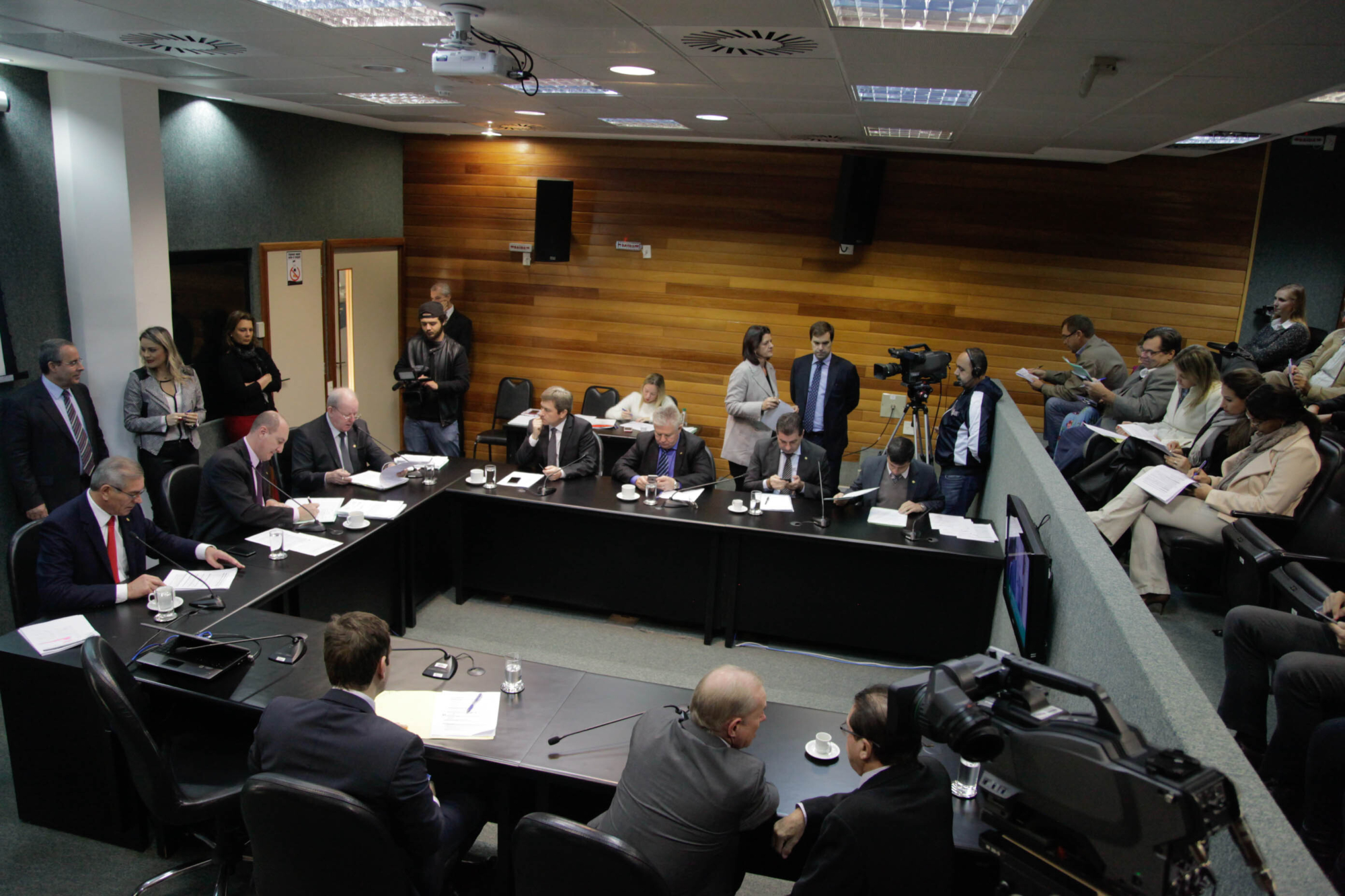 PL obriga concessionárias a notificar clientes sobre recalls