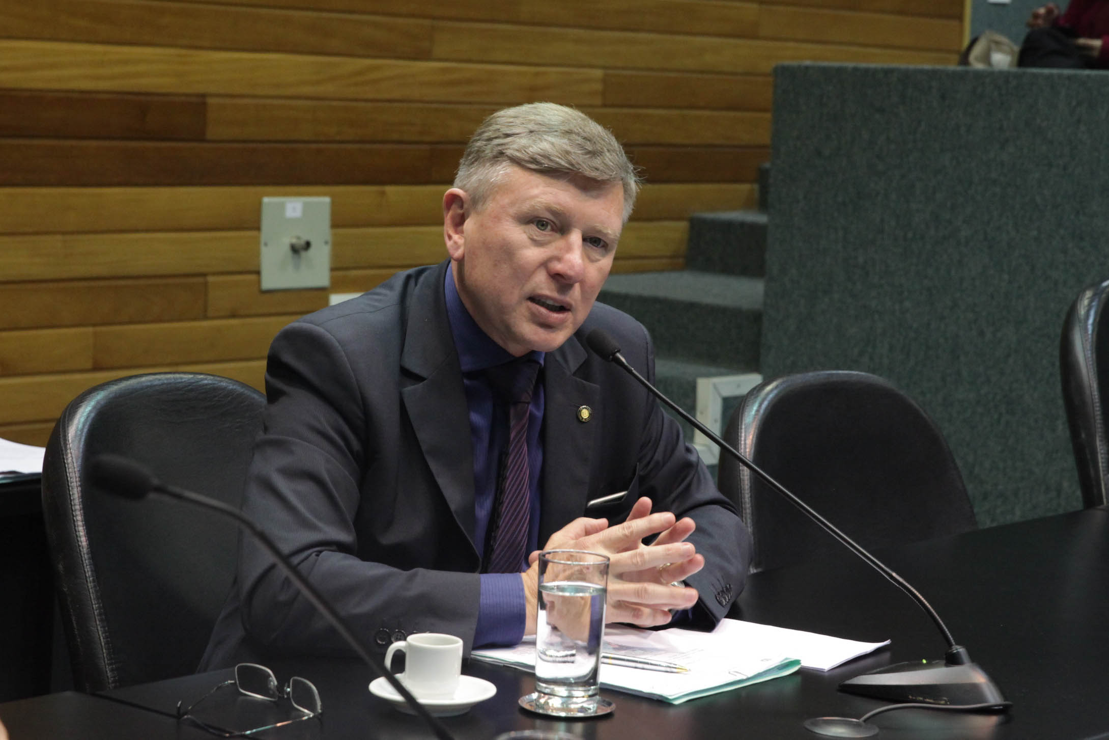 Comissão de Economia, Ciência, Tecnologia, Minas e Energia. Deputado Milton Hobus (PSD).