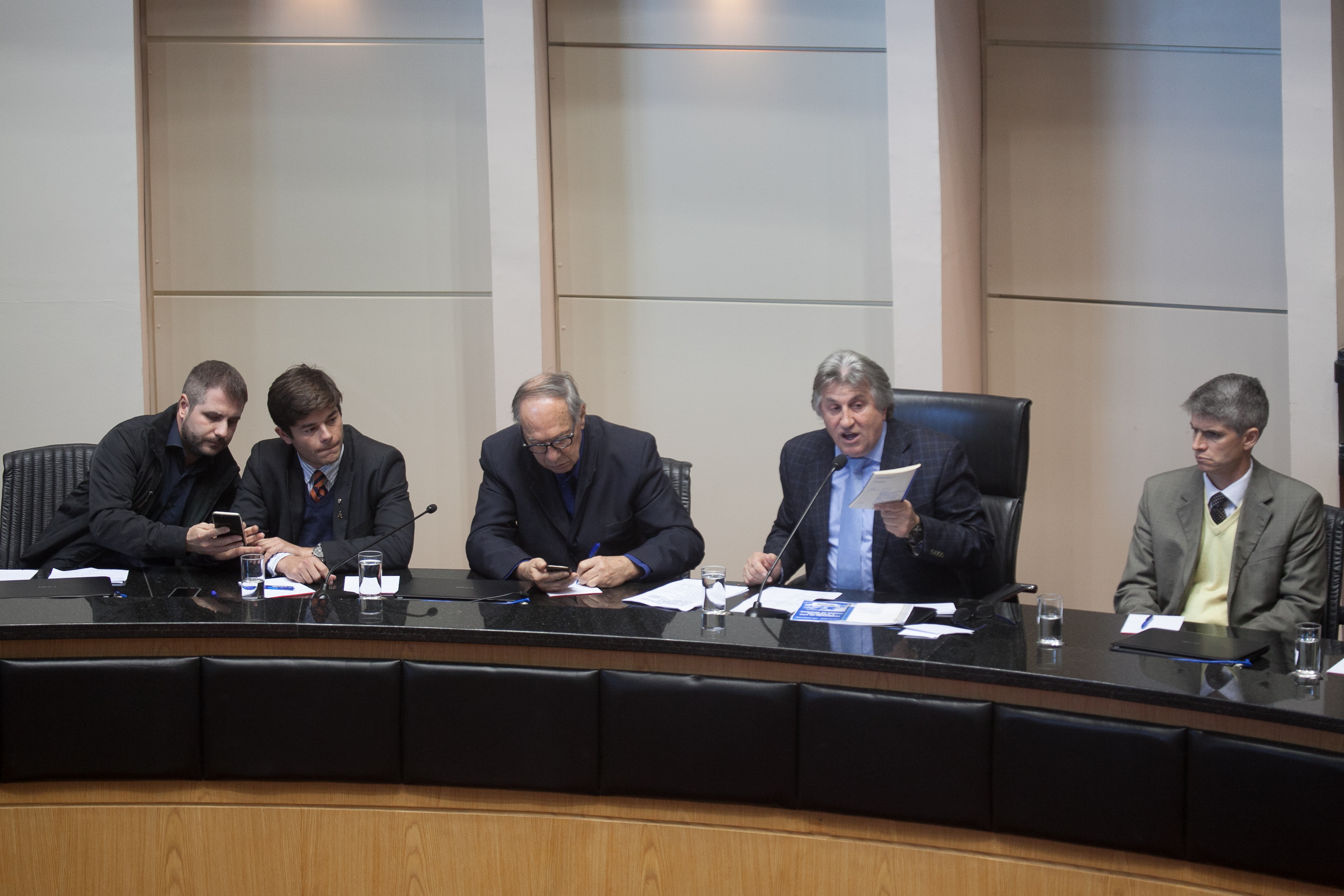 AAudiência Publica discute a situação dos Beach Clubs na Praia de Jurerê Internacional.Foto: Miriam Zomer/Agência AL