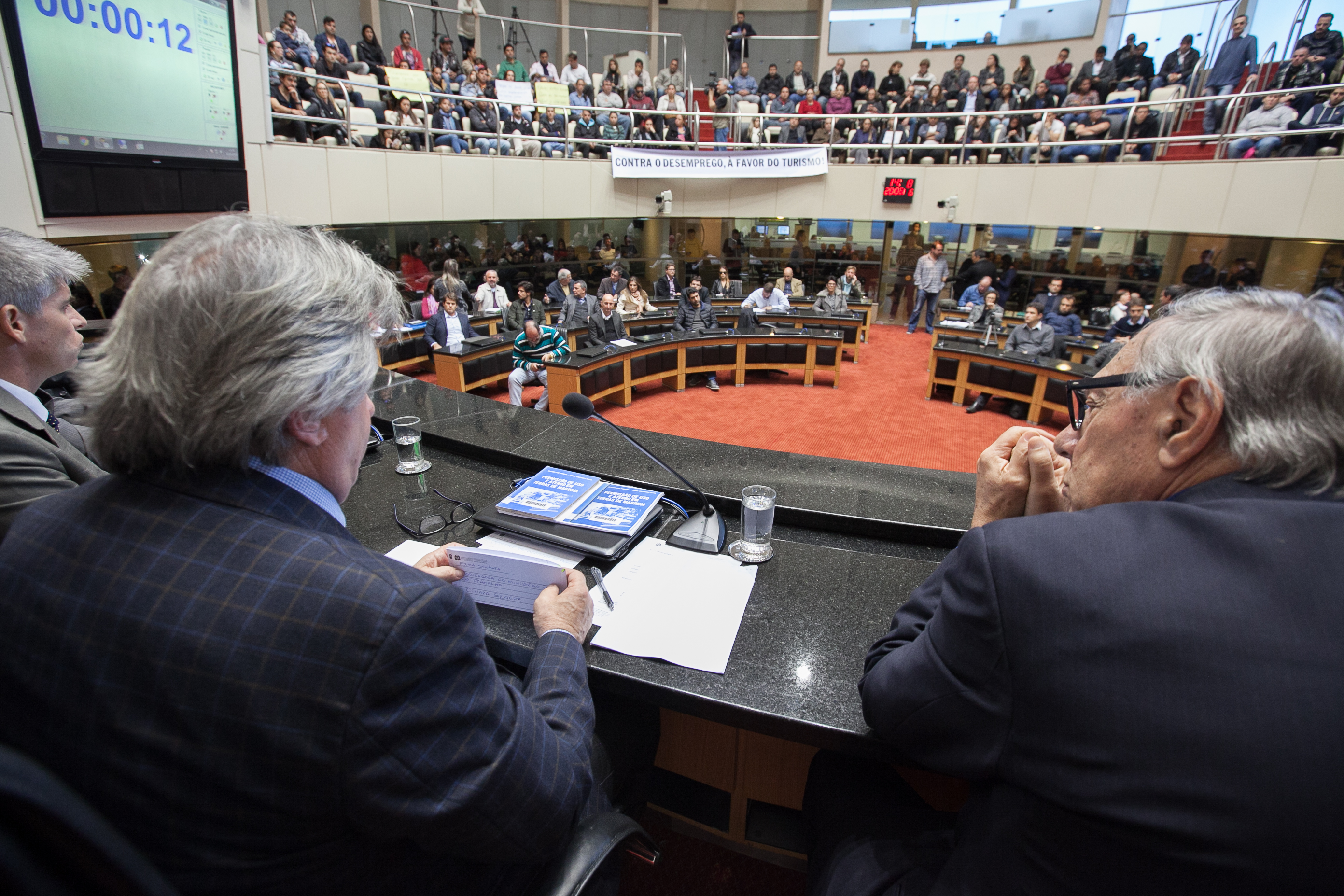 Audiência Publica discute a situação dos Beach Clubs na Praia de Jurerê Internacional.Foto: Miriam Zomer/Agência AL
