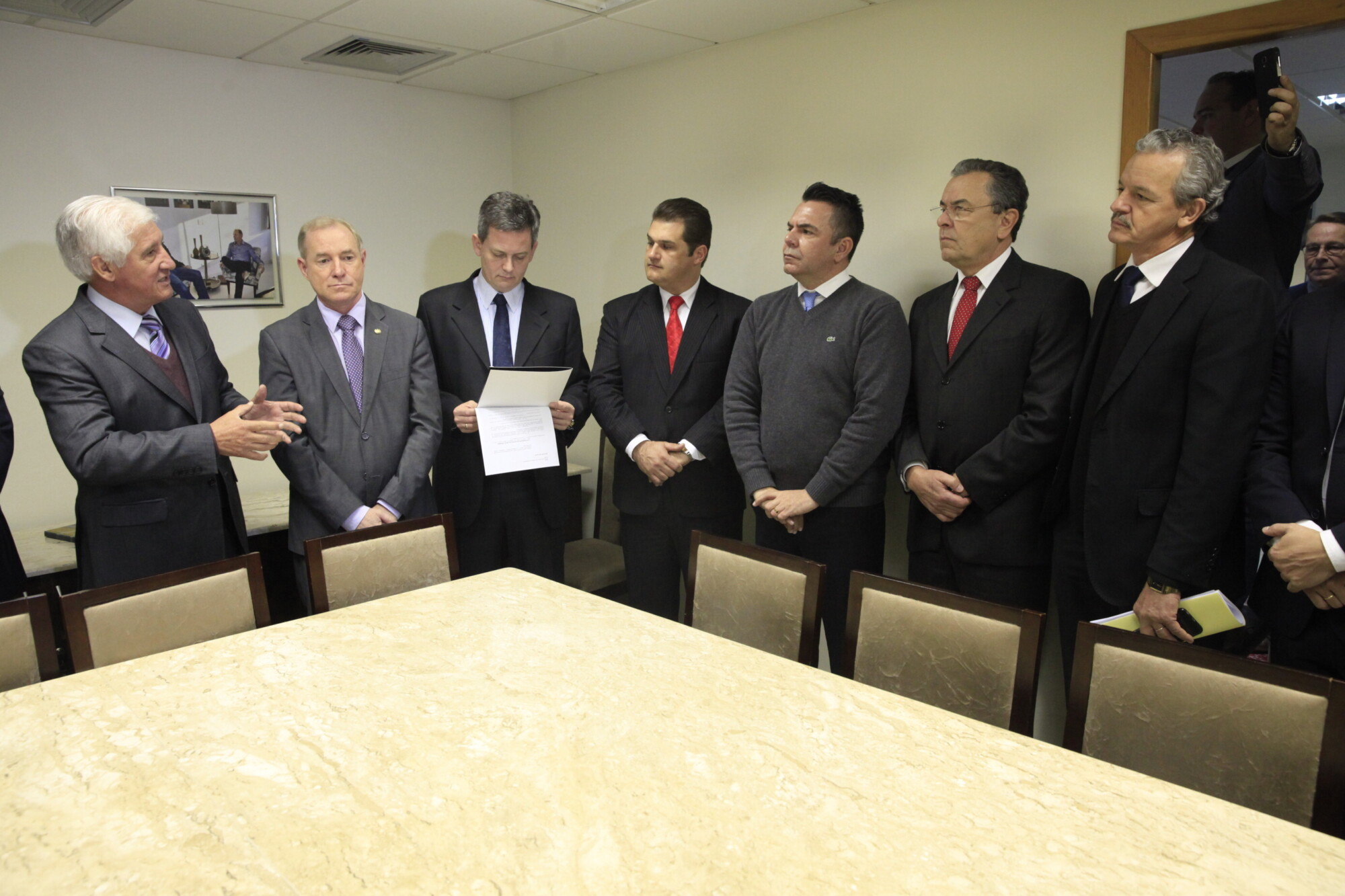 Governo protocola projeto que reduz tempo de abertura de empresas