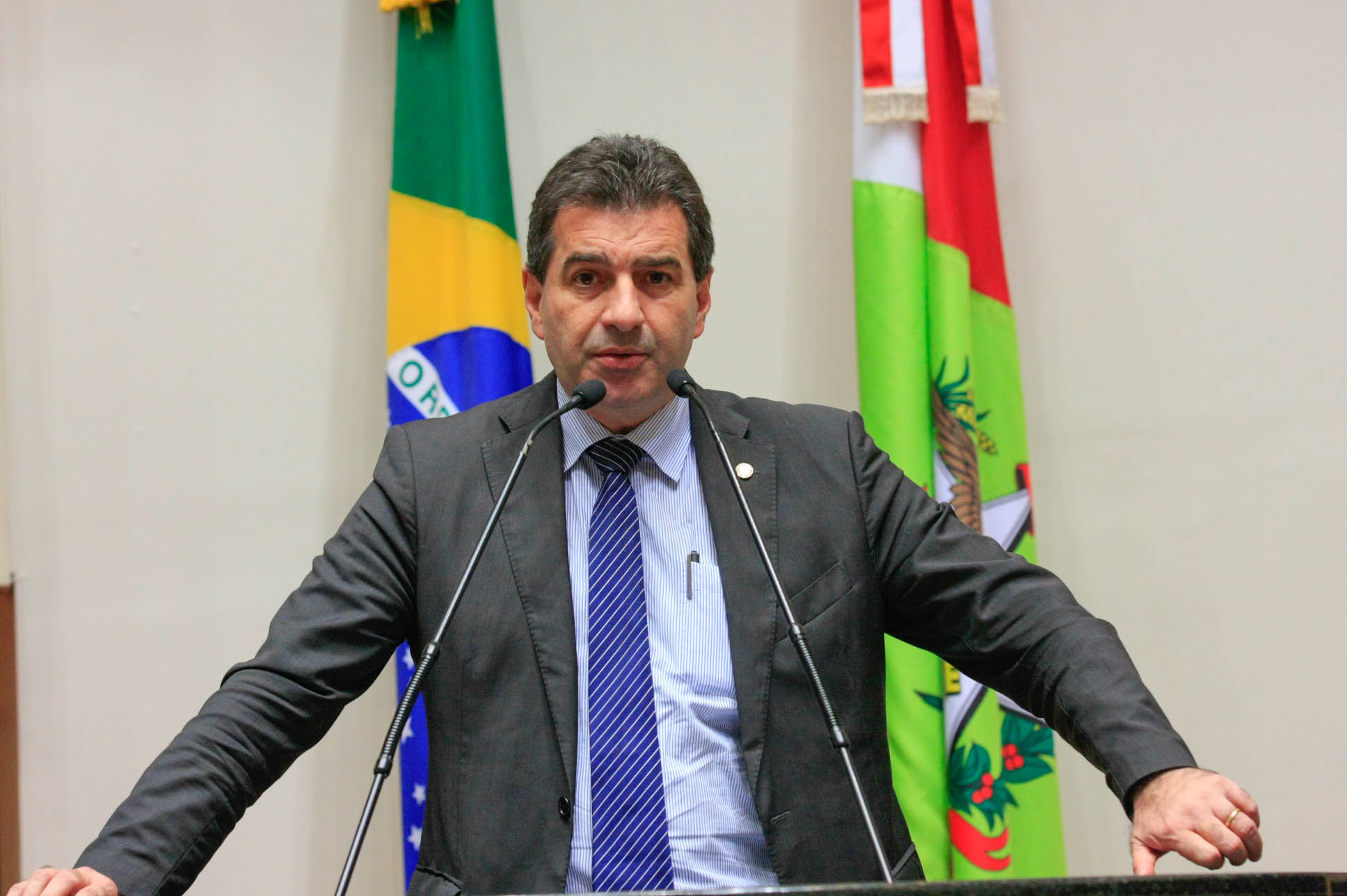 Deputado Valdir Cobalchini (PMDB) em Sessão Ordinária