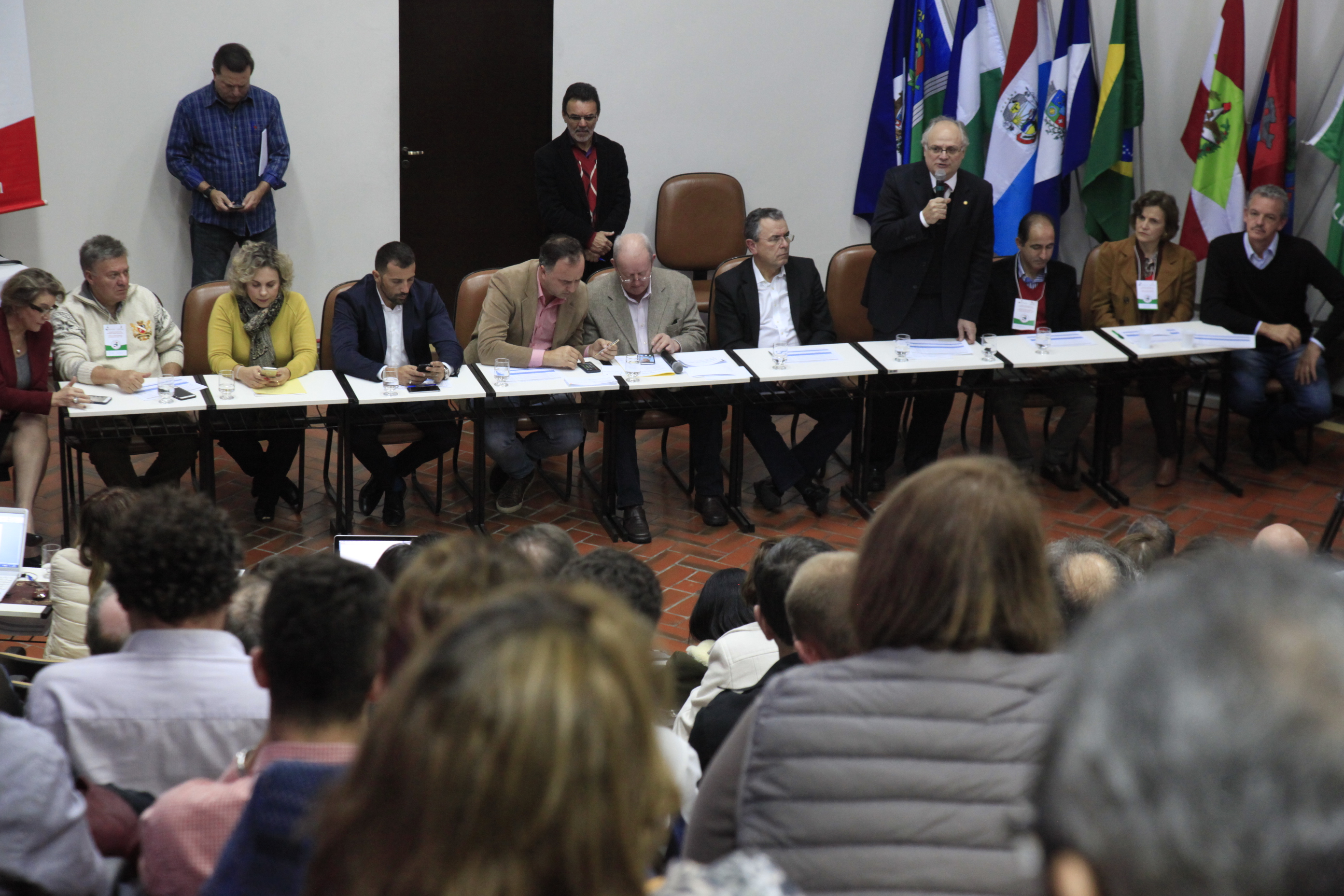 Audiência Pública Regional - Lei de Diretrizes Orçamentárias (LDO) 2016 para a Lei Orçamentária Anual (LOA) 2017 - Joinville/SC.