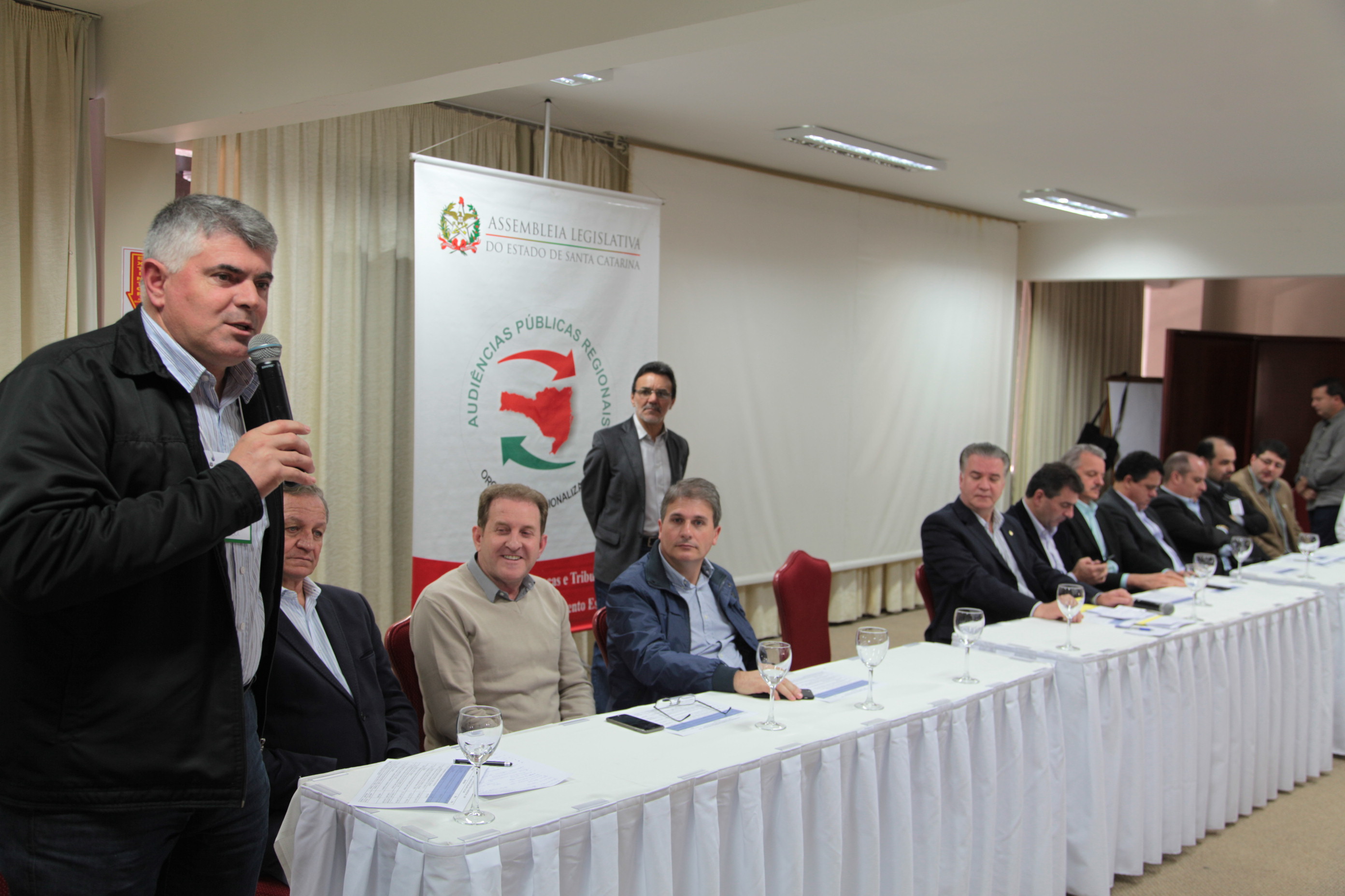 Orçamento Regionalizado - Chapecó - Alceu Manzoni, prefeito de Cordilheira Alta.