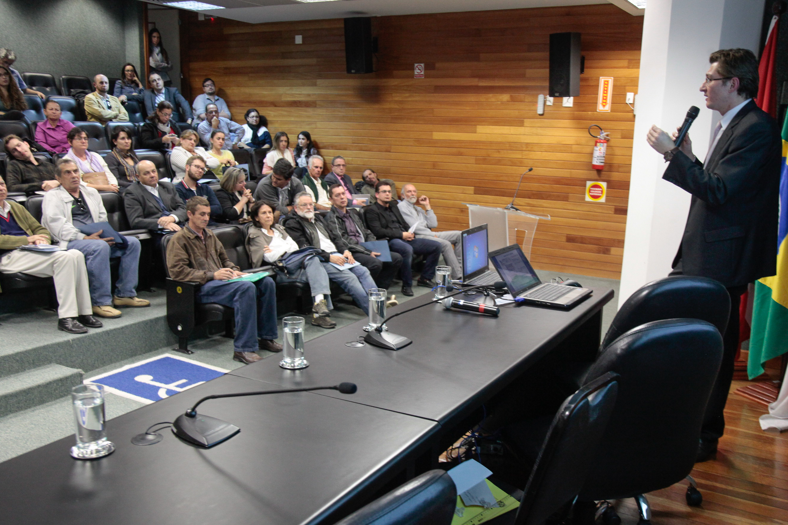 Seminário sobre Esgotamento Sanitário.