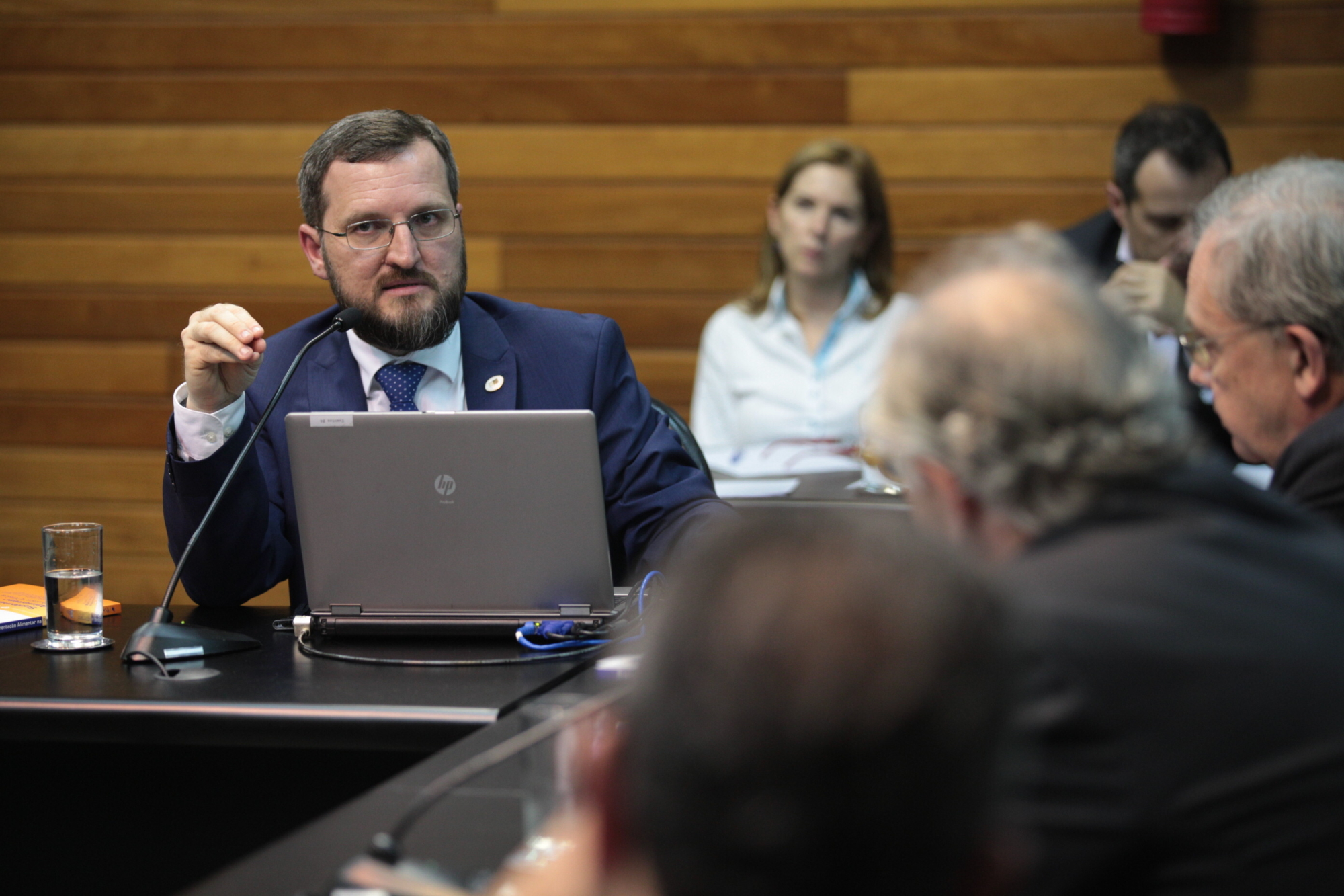 Endocrinologista depõe na CPI dos Medicamentos