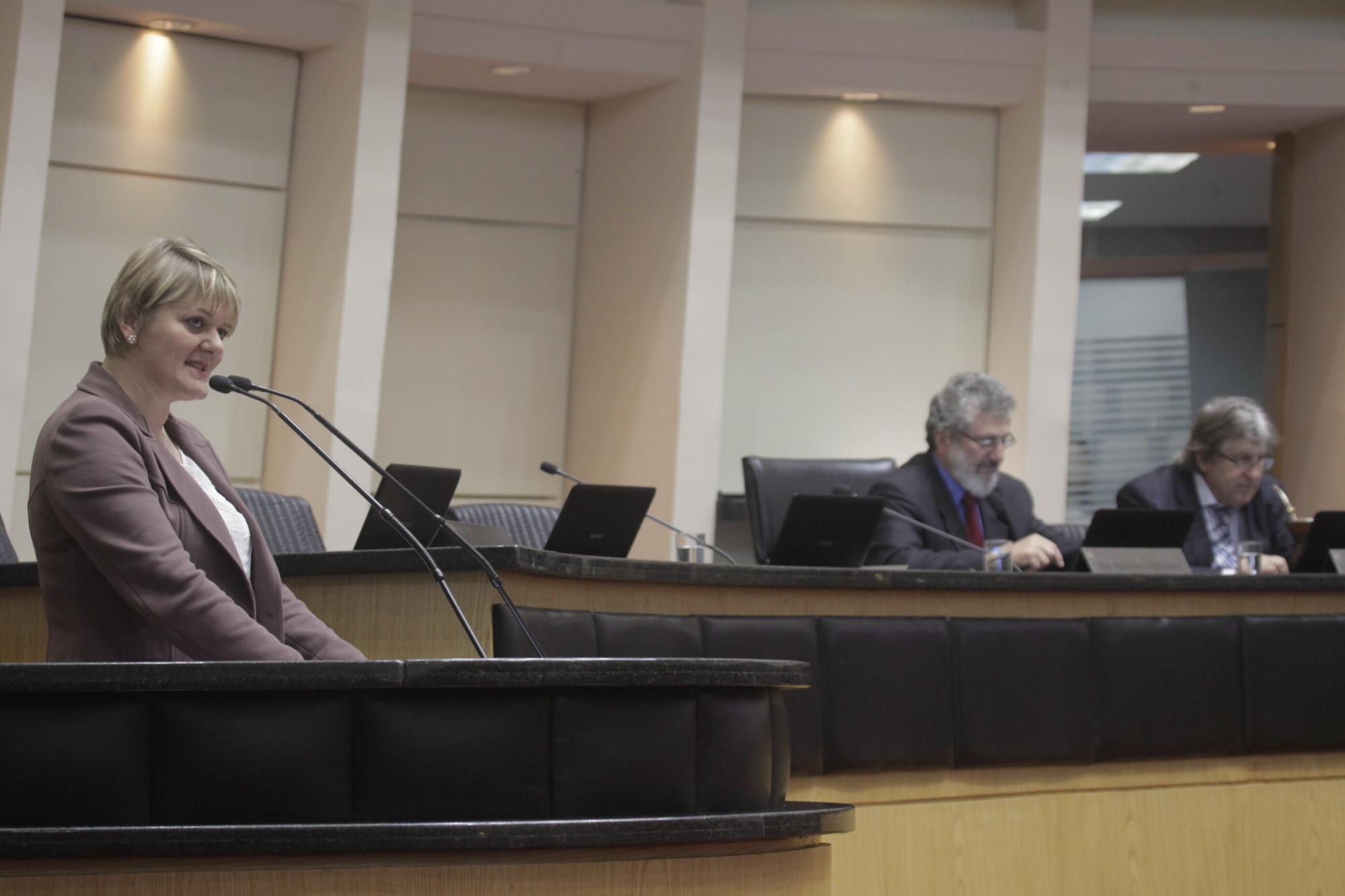Parlamentar propõe moção pedindo apoio para a permanência de Câmara Regional do TJ