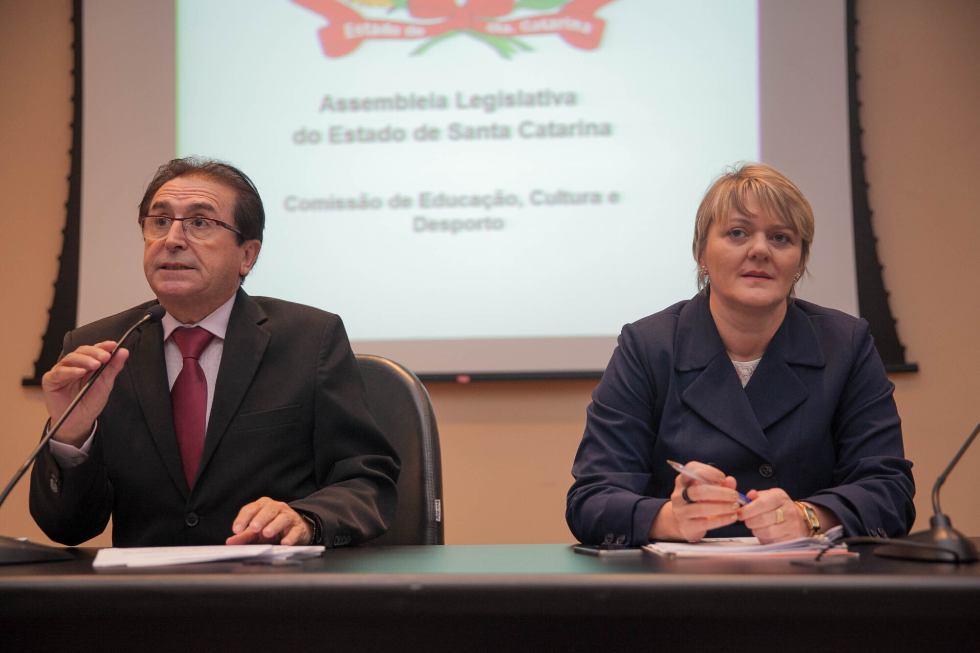 Deputados Antonio Aguiar e Luciane Carminatti