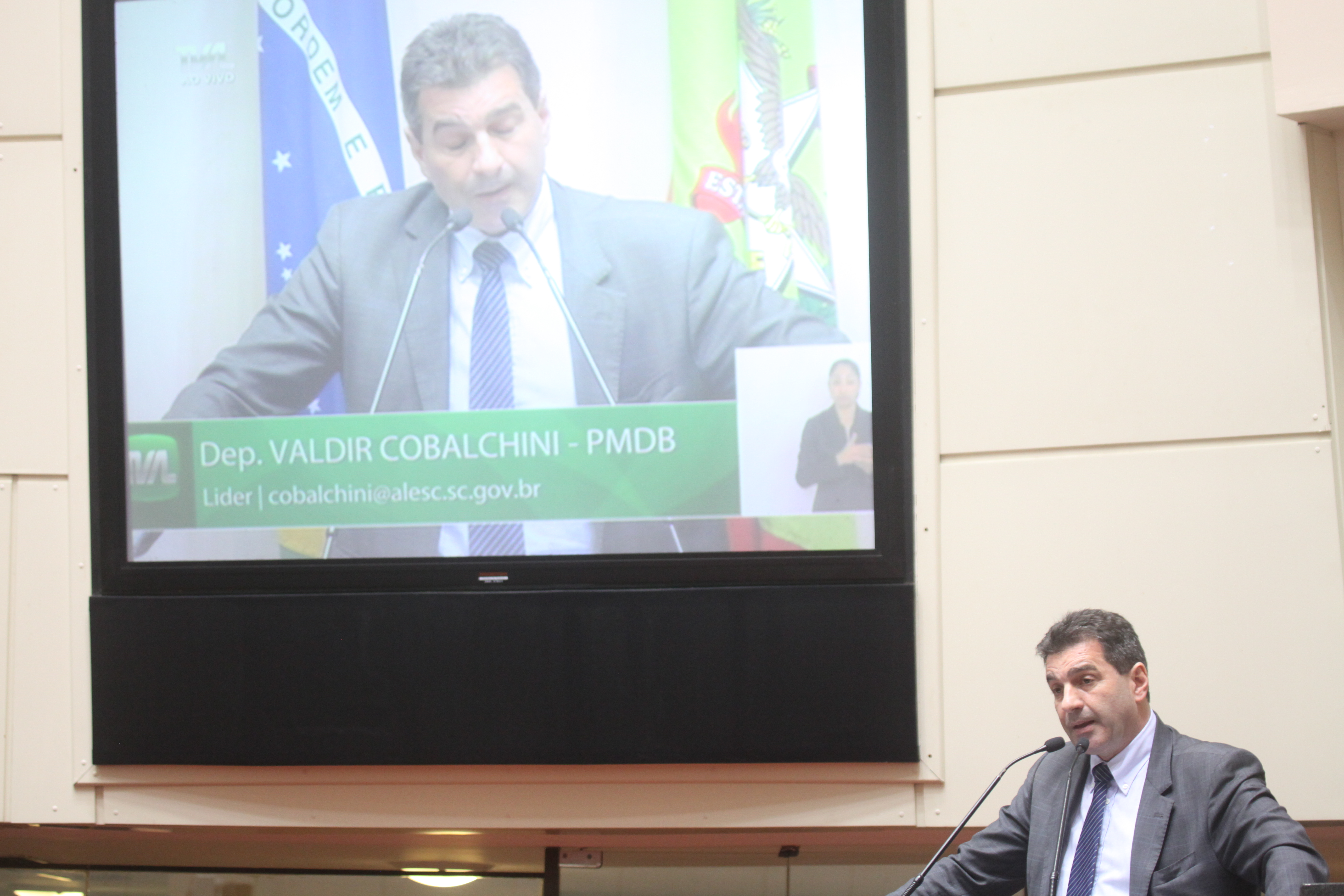 Sessão Ordinária. Deputado Valdir Cobalchini (PMDB).