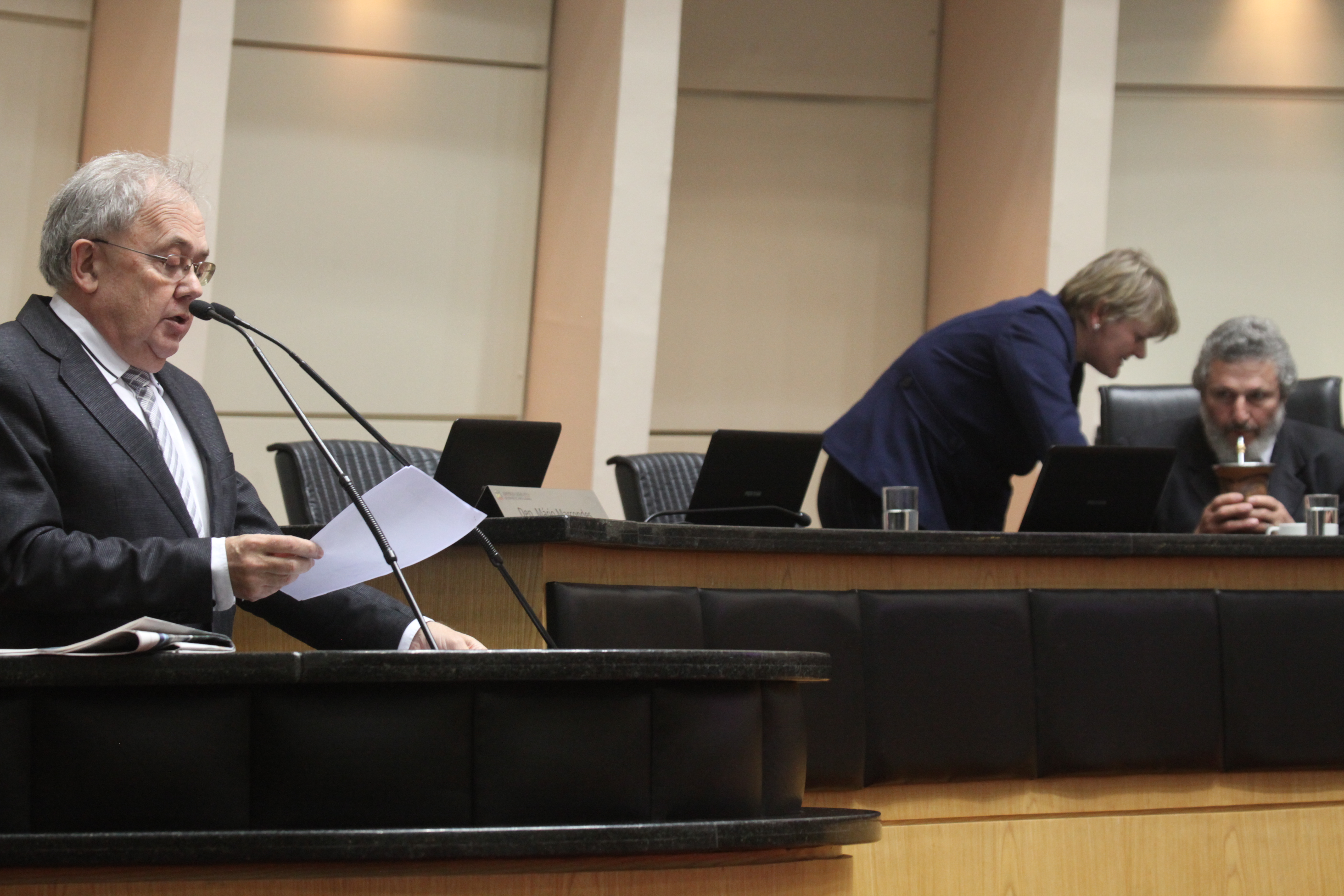 Sessão Ordinária. Deputado Fernando Coruja (PMDB).