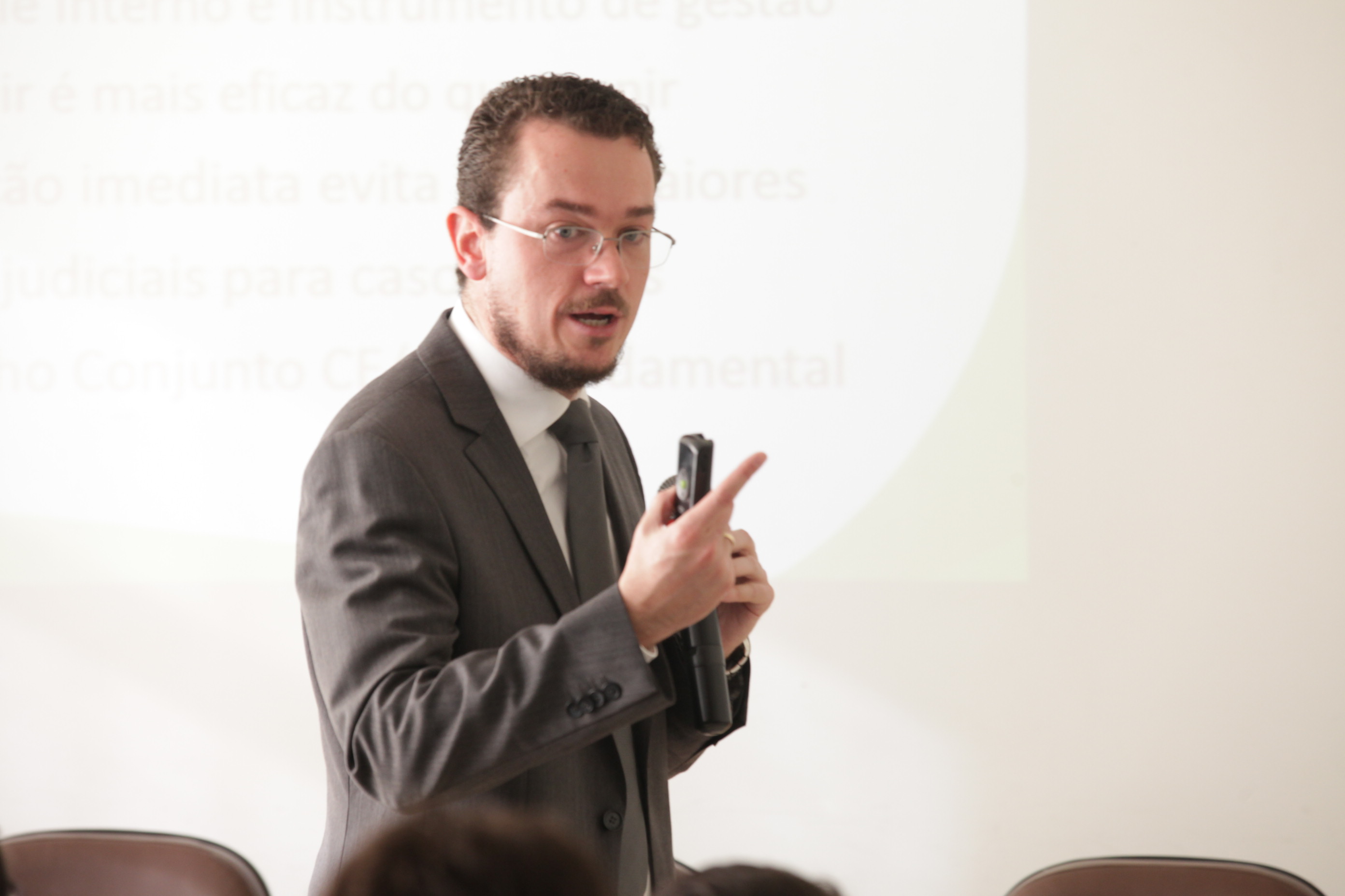 Samuel Dal-farra Naspolini - Promotor de Justiça. Seminários Unindo Forças - Ministério Público de Santa Catarina