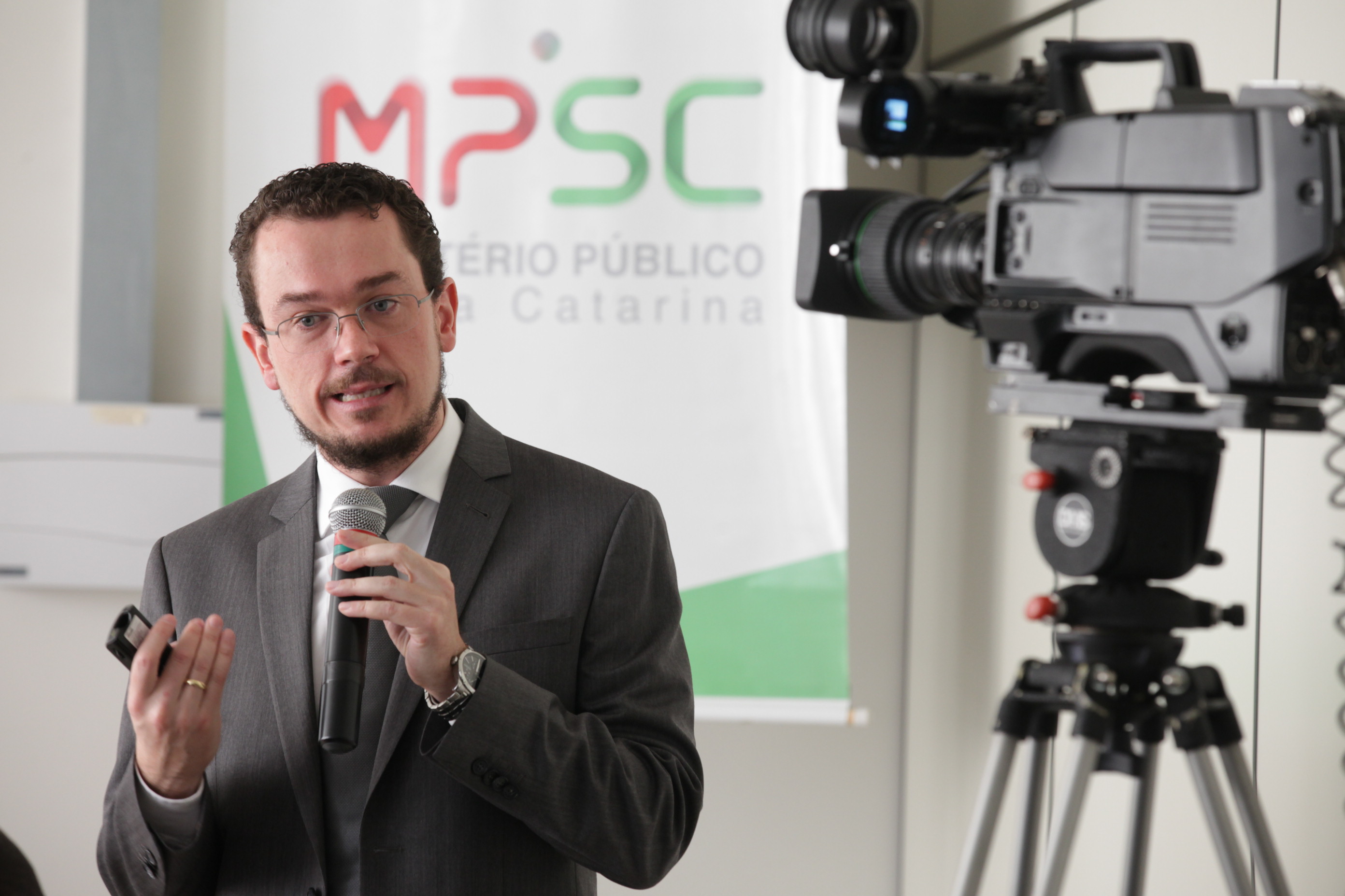 Samuel Dal-farra Naspolini - Promotor de Justiça. Seminários Unindo Forças - Ministério Público de Santa Catarina