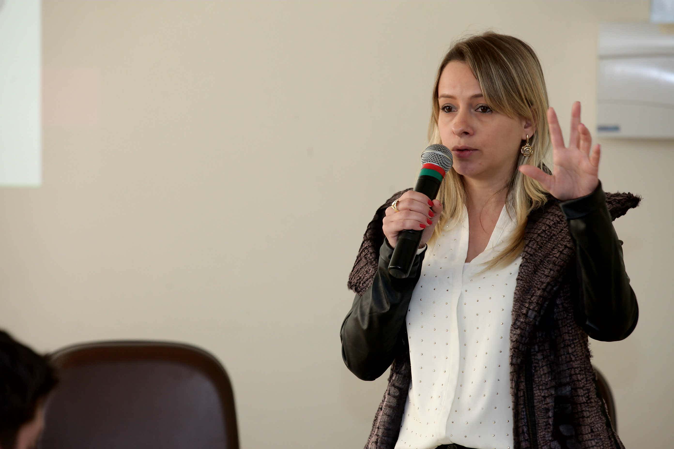 Vanessa dos Santos - auditora fiscal. Seminários Unindo Forças - Ministério Público de Santa Catarina