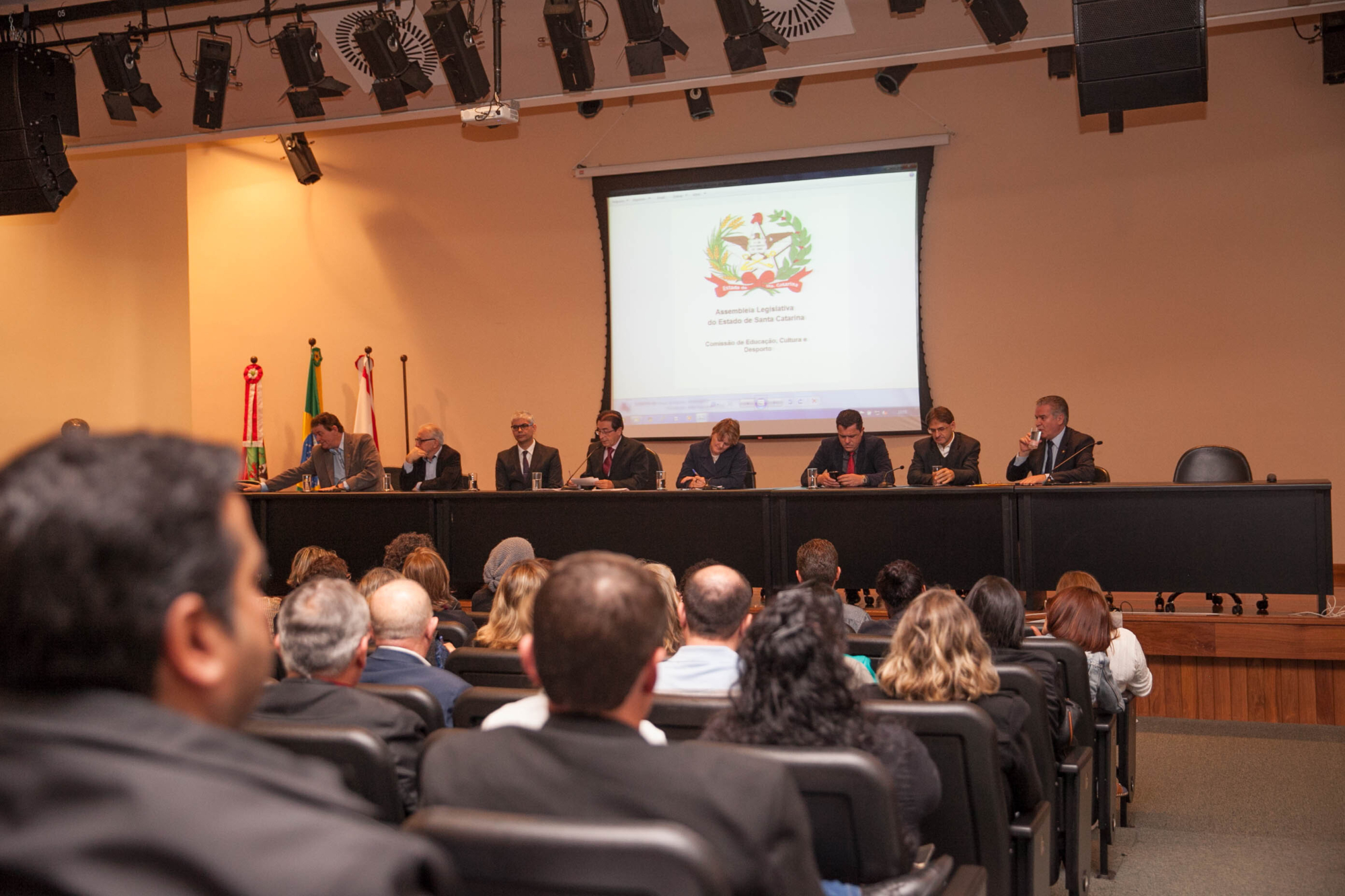 Comunidade escolar pede atenção para manutenção das escolas estaduais catarinenses