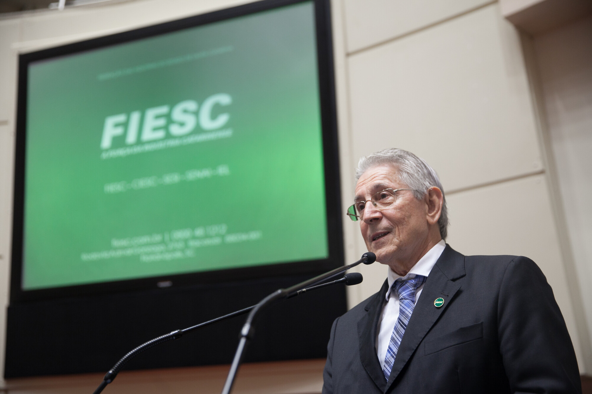 Fiesc lança edição 2016 da Agenda Legislativa da Indústria