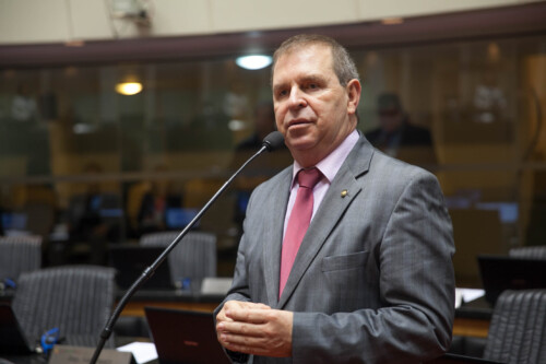 Eskudlark comemora obras no setor de oncologia do Hospital Regional