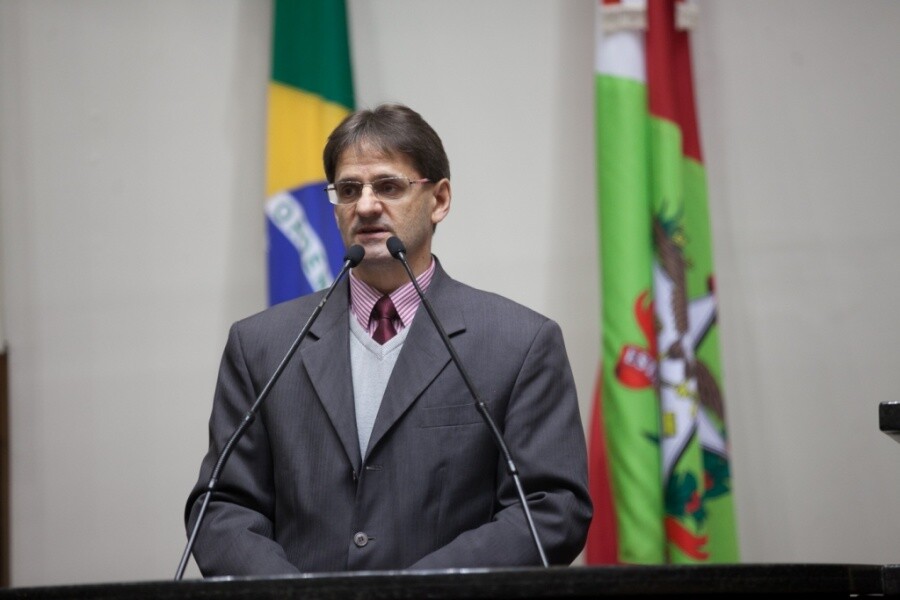 PL busca conscientização e apoio aos portadores de Parkinson e Alzheimer