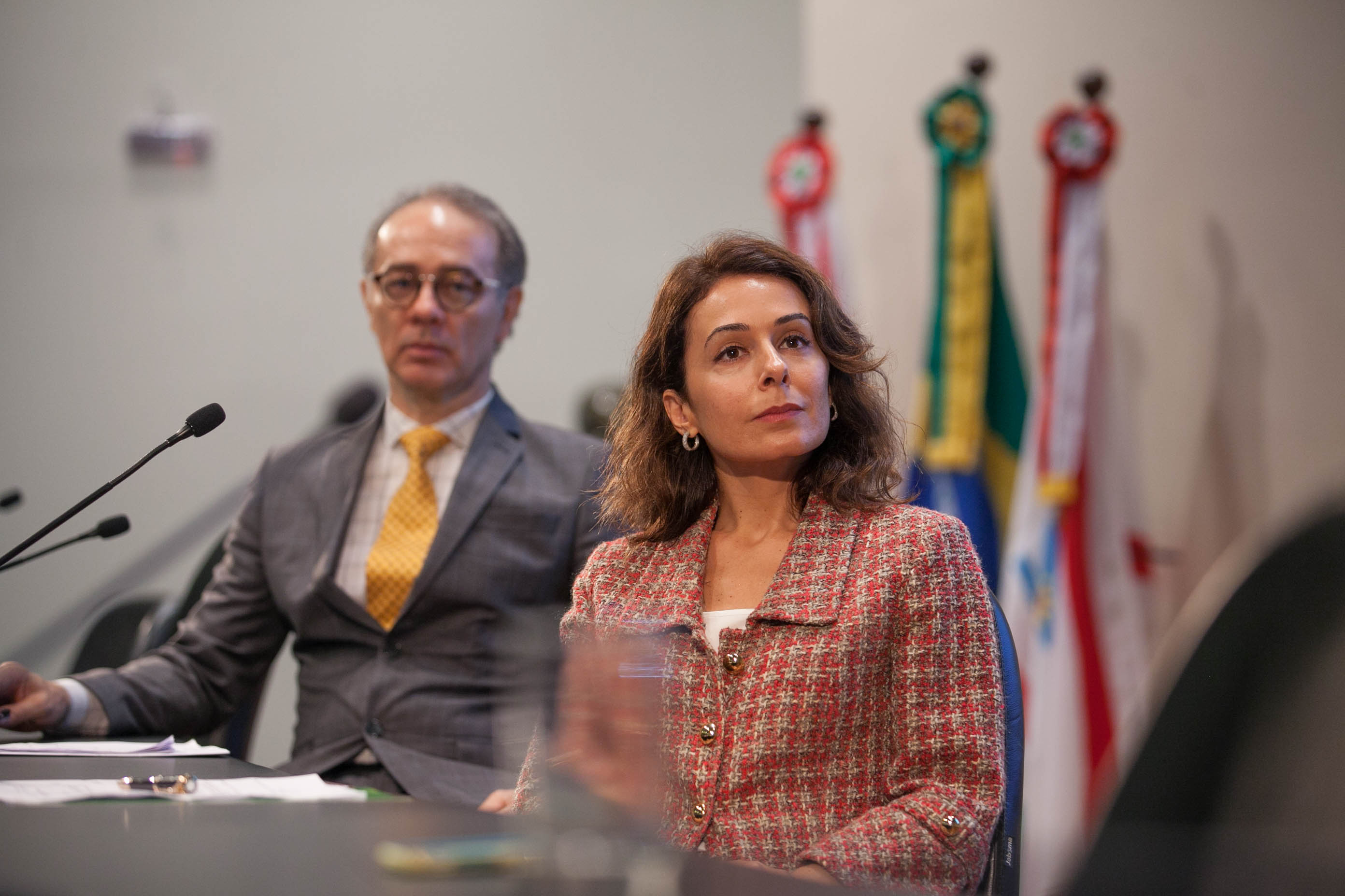 Dr Élio Braz Mendes, Juiz da Vara da Infância e Juventude da Comarca da Capital Recife/Pernambuco e Priscila Linhares Albino, Promotora de Justiça Aposentada em Lançamento do Seminário 