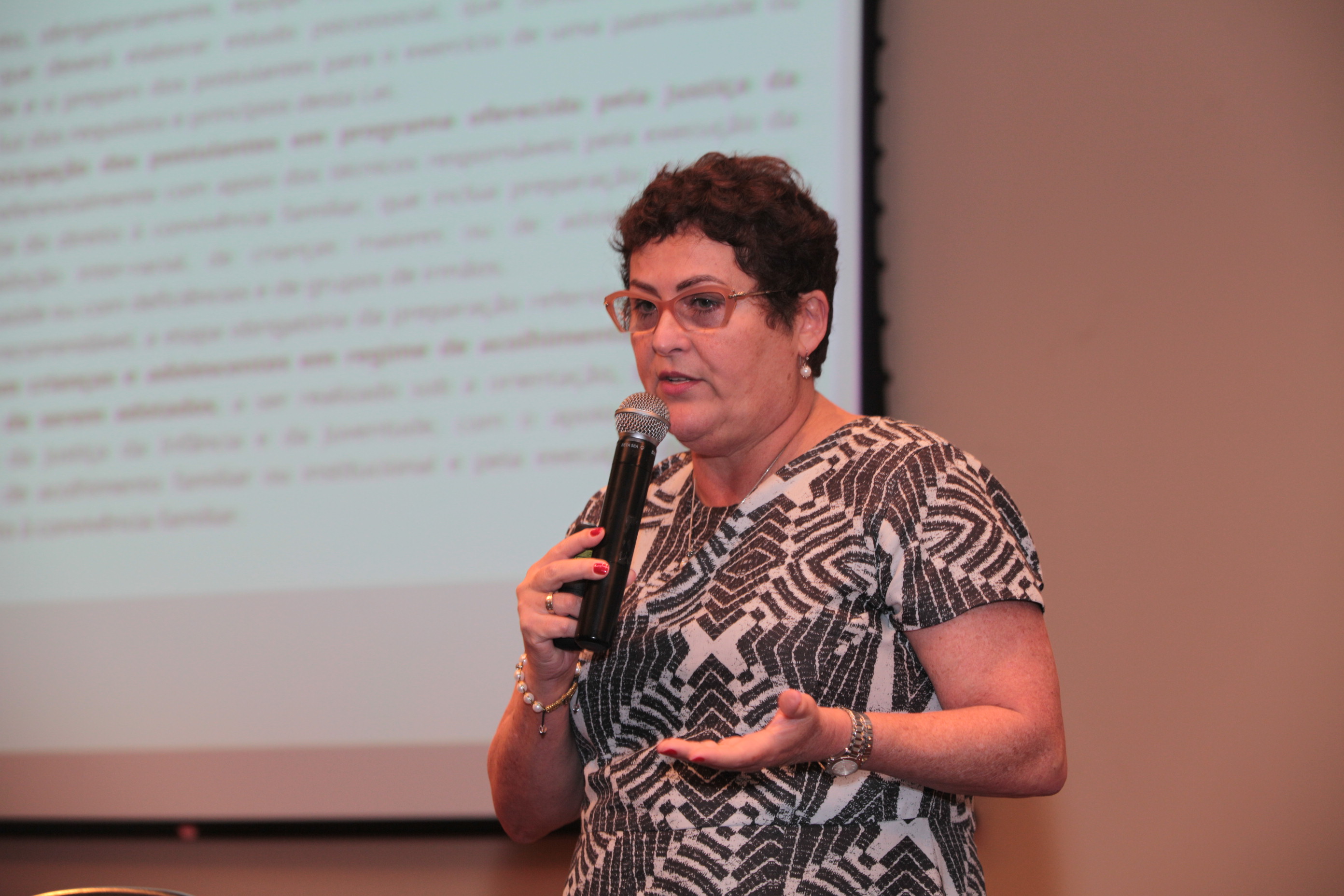 Silvana Do Monte Moreira em Lançamento do Seminário 