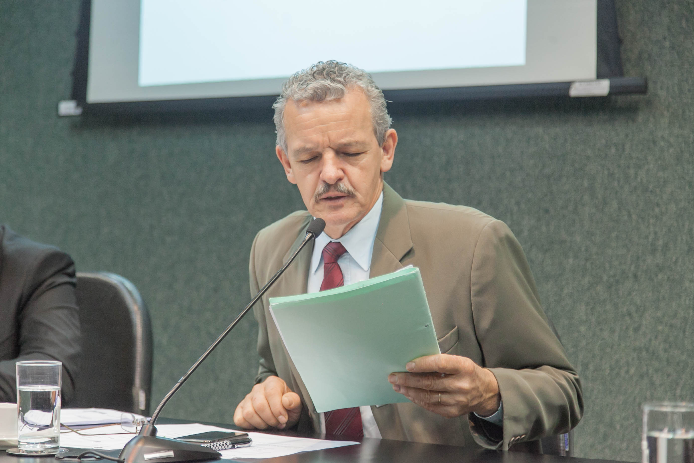 Deputado Dirceu Dresch (PT) em Comissão de Economia, Ciência, Tecnologia, Minas e Energia