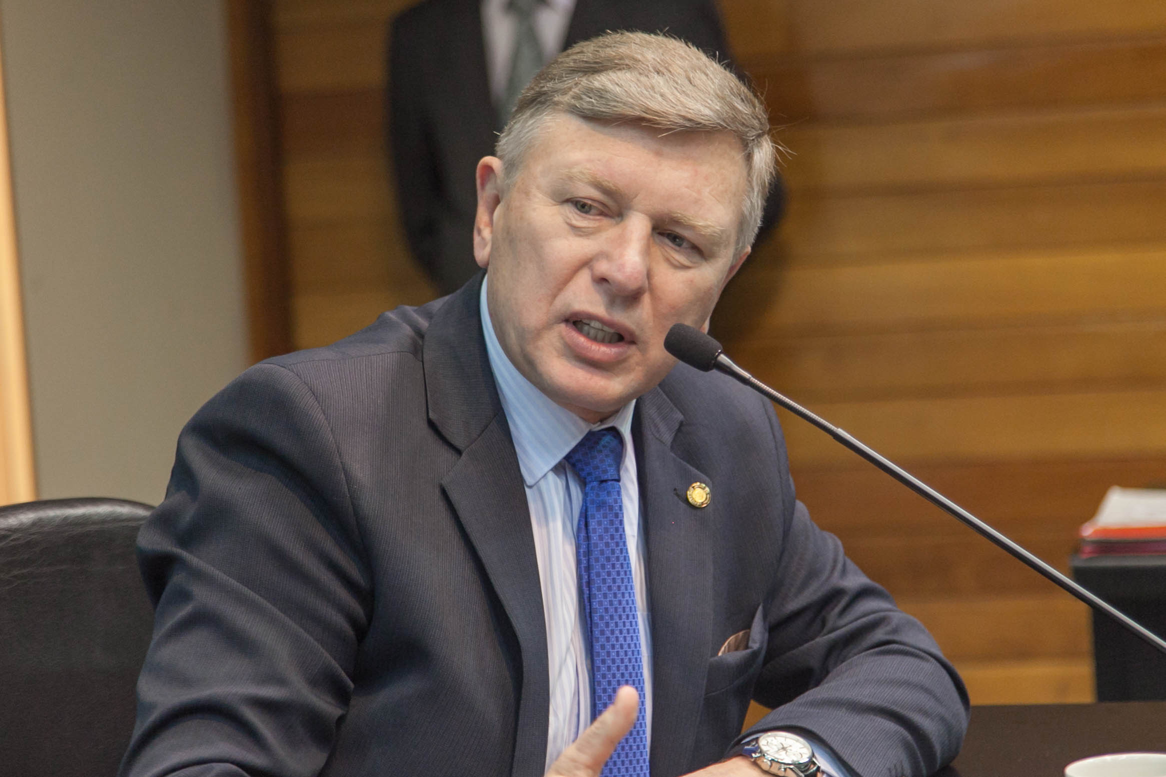 Deputado Milton Hobus (PSD) em Comissão de Economia, Ciência, Tecnologia, Minas e Energia