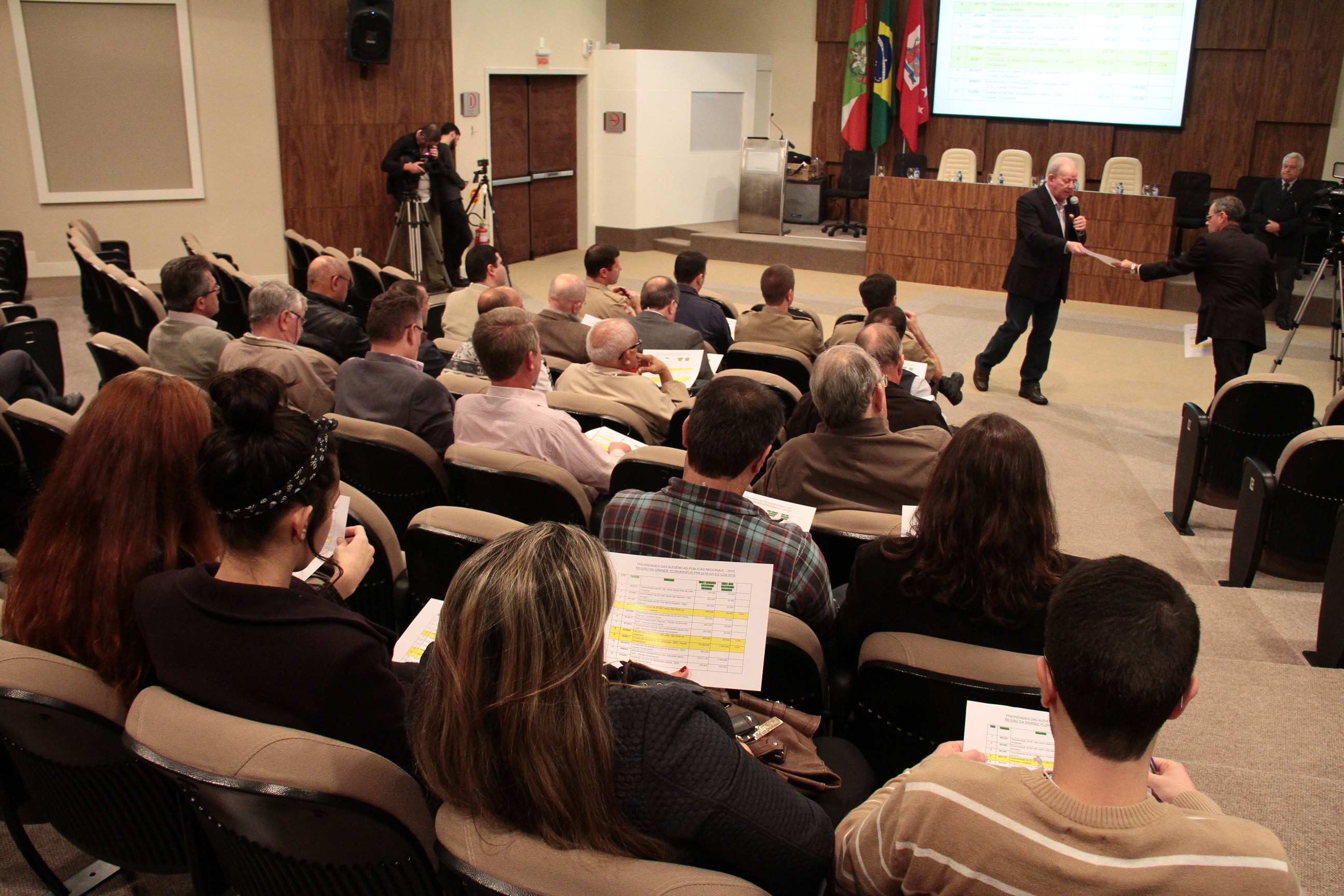 Audiência Pública do Orçamento Regionalizado em São José.