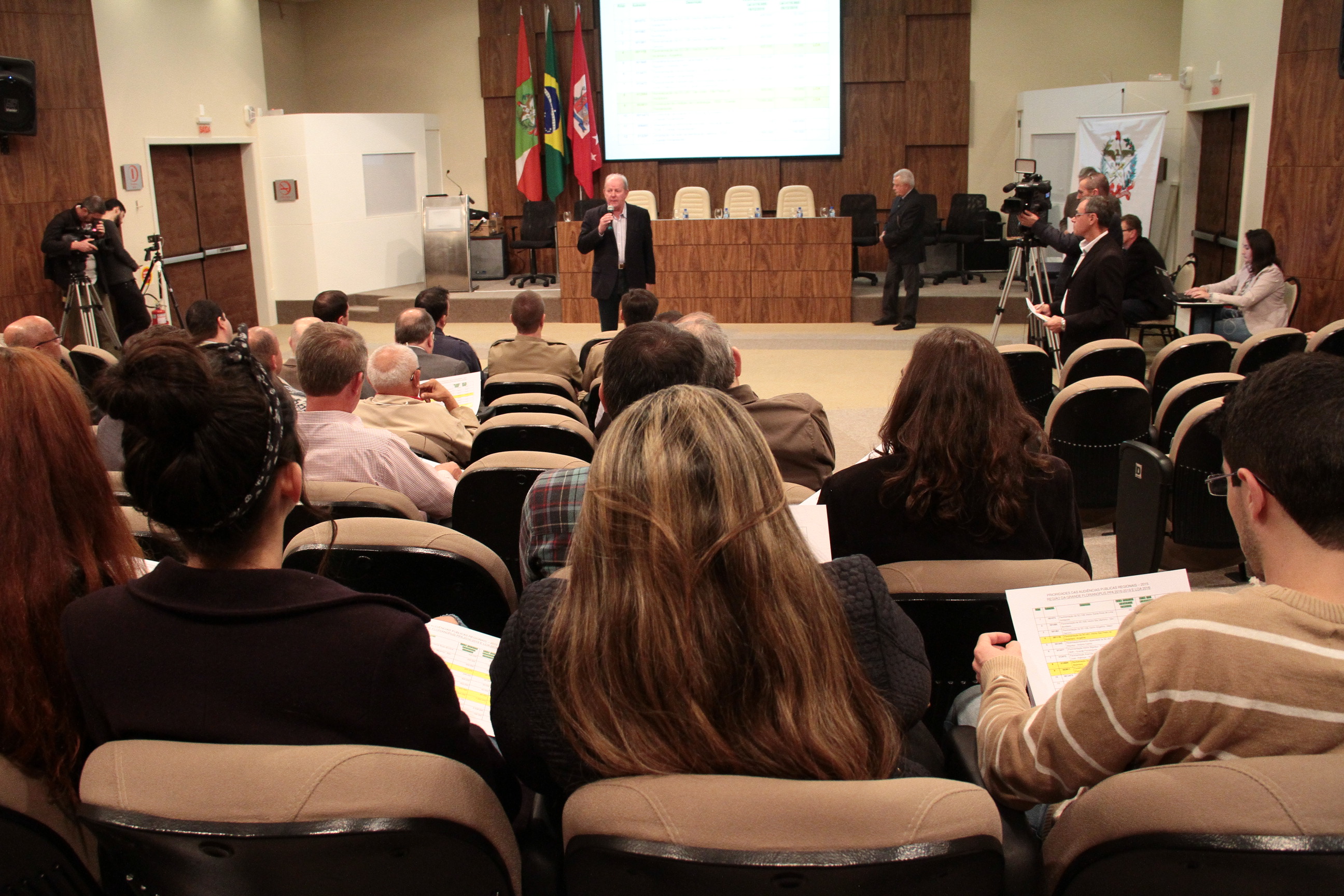 Audiência Pública do Orçamento Regionalizado em São José.