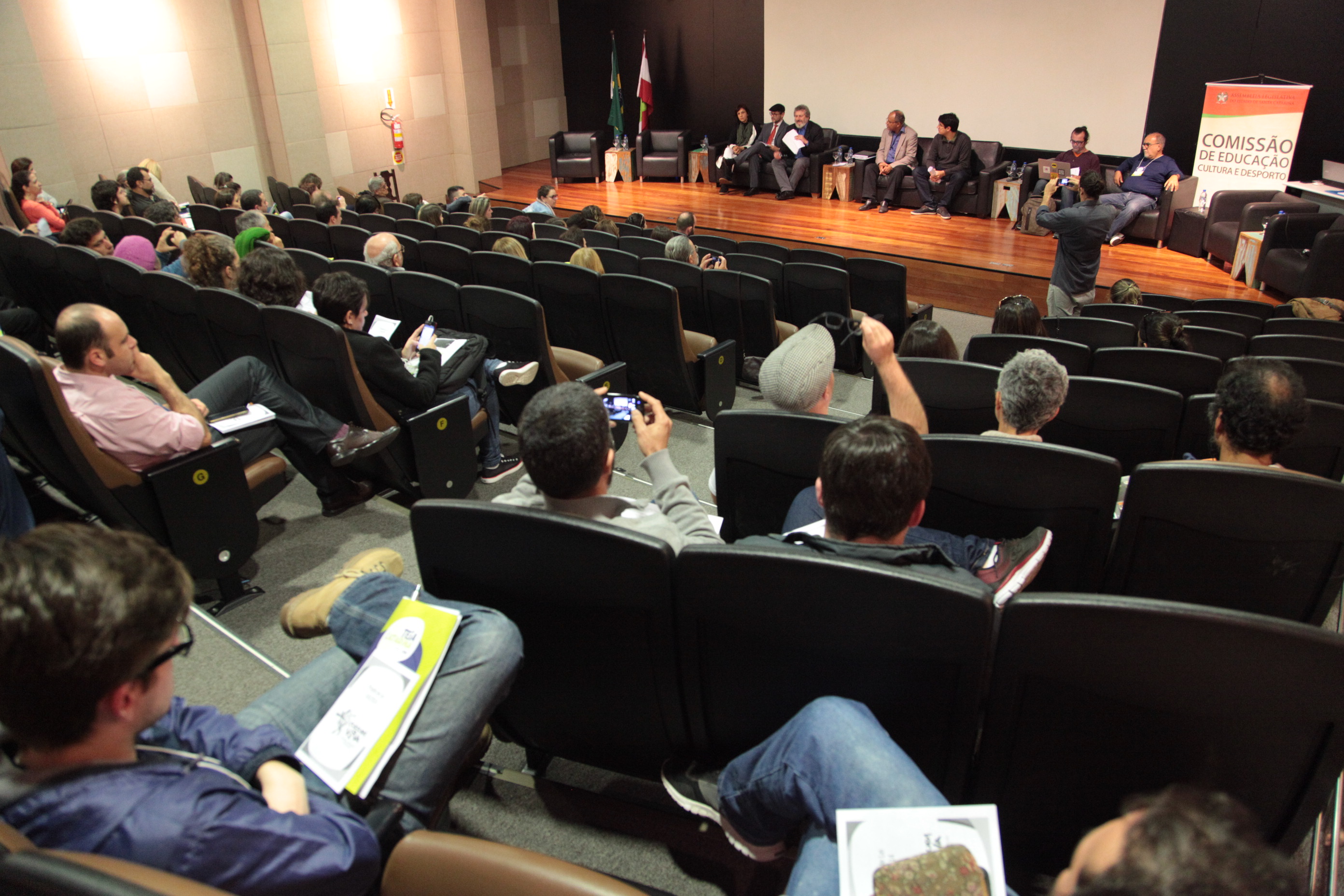 Audiência Pública sobre o PL nº 143.4/2014 que Institui a Política Estadual de Cultura Viva.