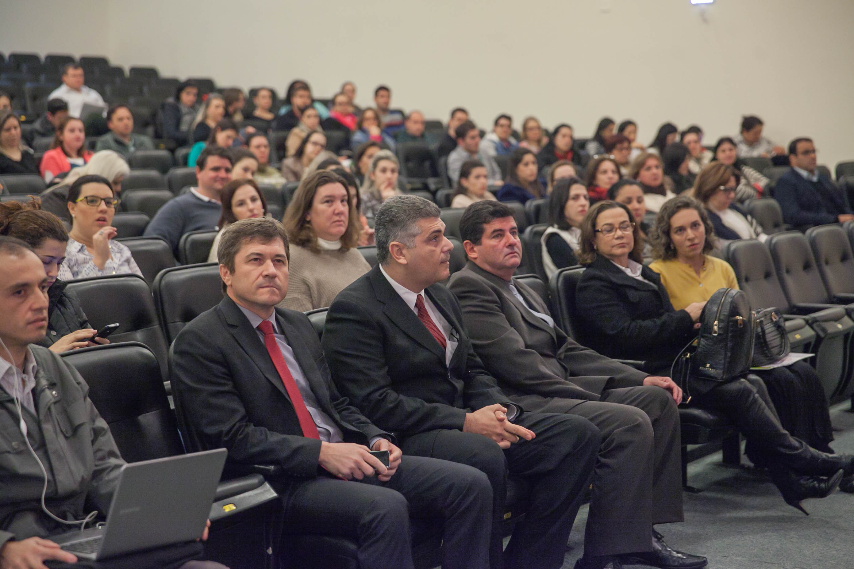 Seminário de Diretrizes de Oxigenoterapia e Ventilação.