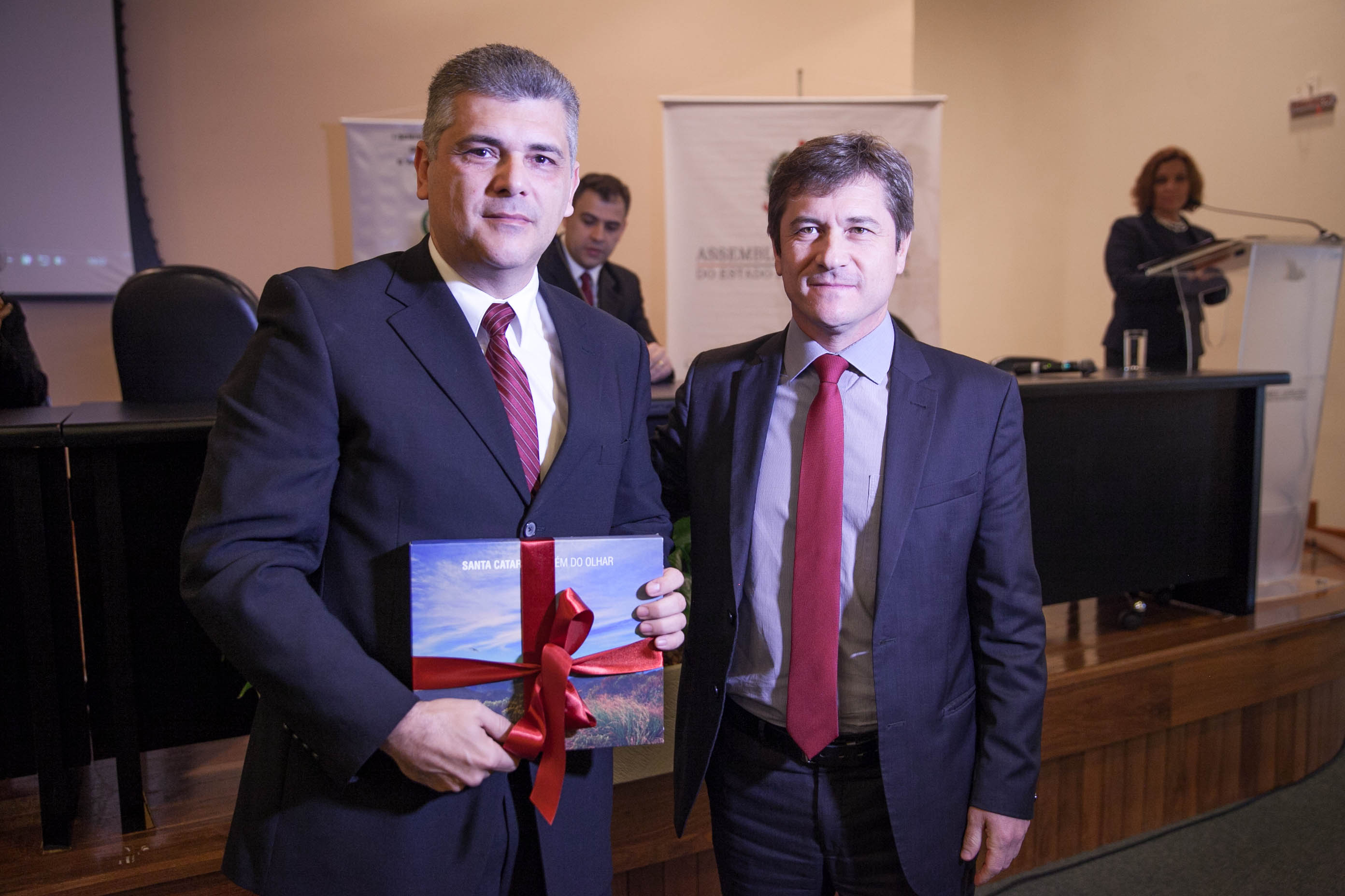 Dr. Marcelo Lemos Reis e Deputado JOsé nei Ascari (PSD). Seminário de Diretrizes de Oxigenoterapia e Ventilação.