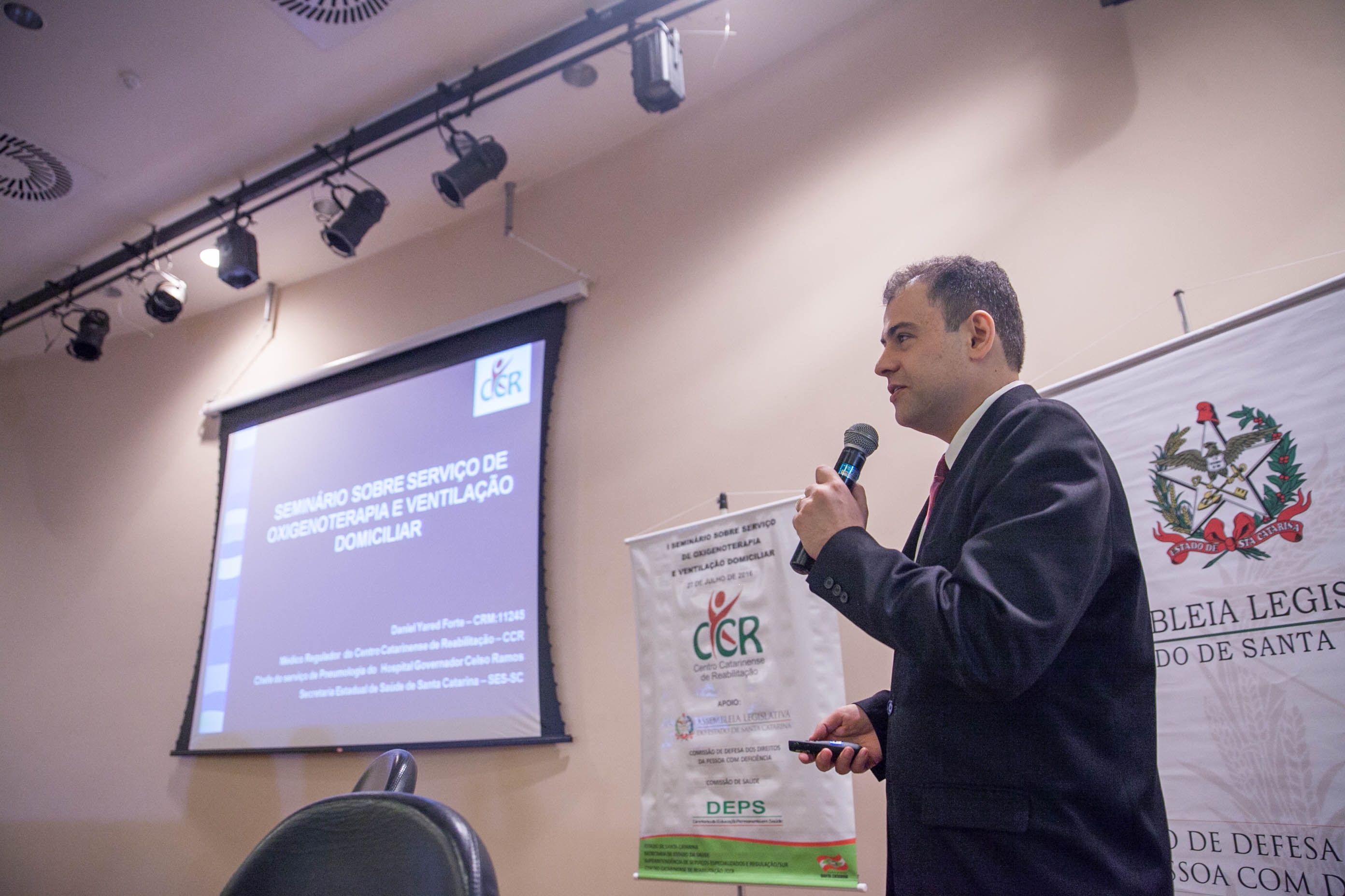 Dr. Daniel Yared Forte em Seminário de Diretrizes de Oxigenoterapia e Ventilação.