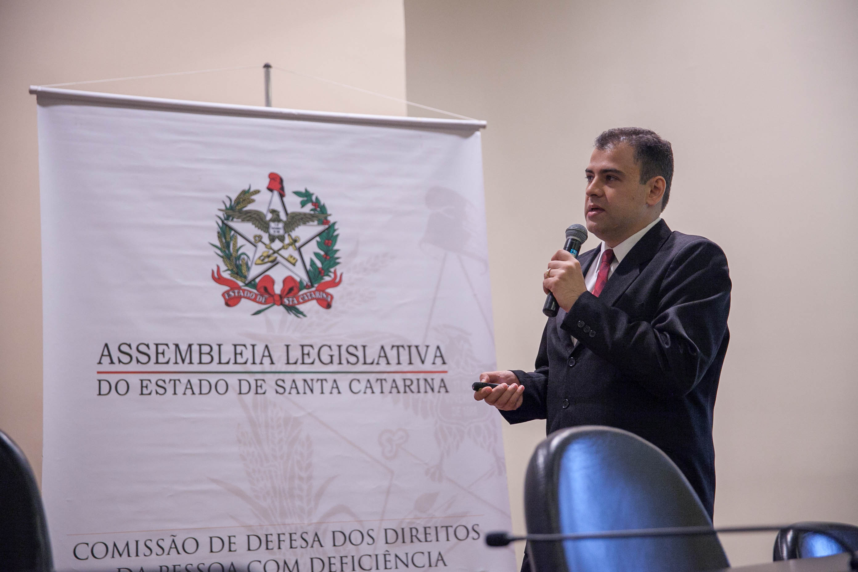 Dr. Daniel Yared Forte em Seminário de Diretrizes de Oxigenoterapia e Ventilação.