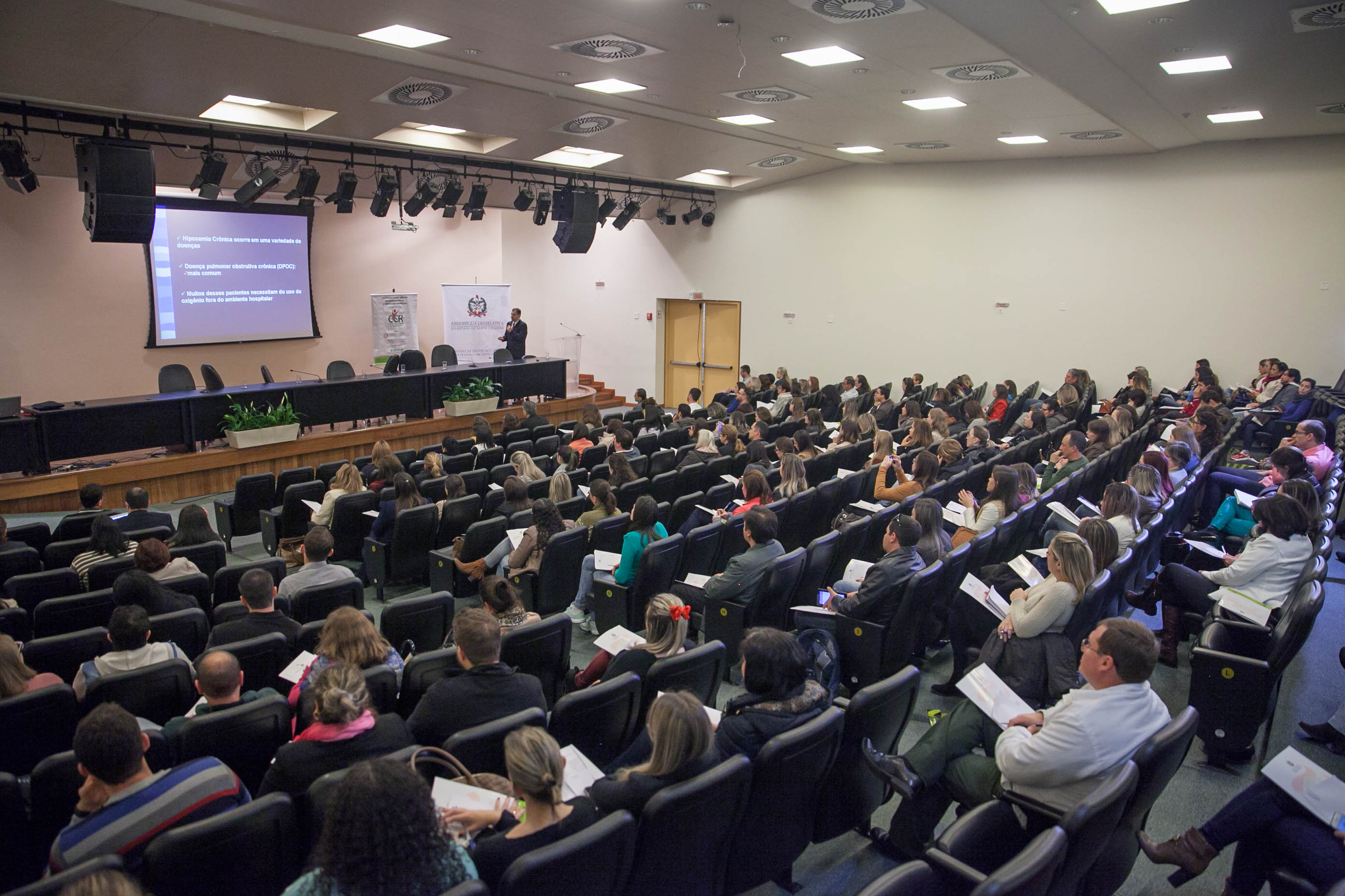 Seminário de Diretrizes de Oxigenoterapia e Ventilação.