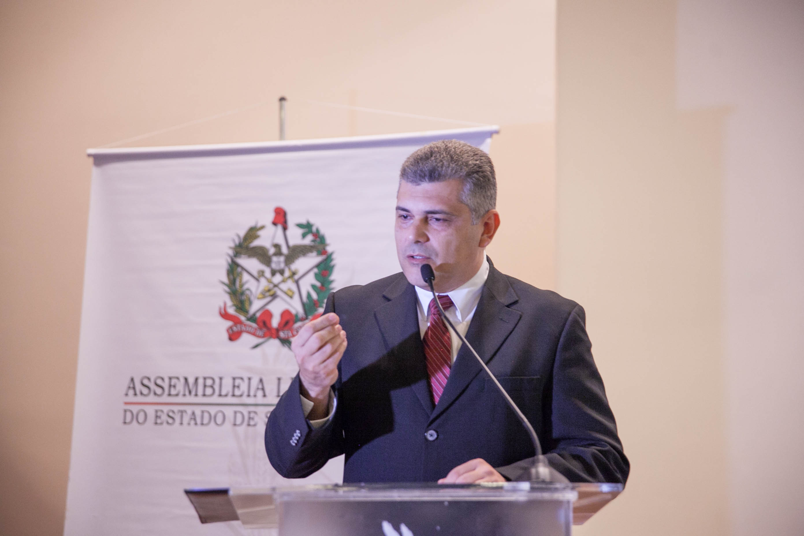 Dr. Marcelo Lemos Reis em Seminário de Diretrizes de Oxigenoterapia e Ventilação.