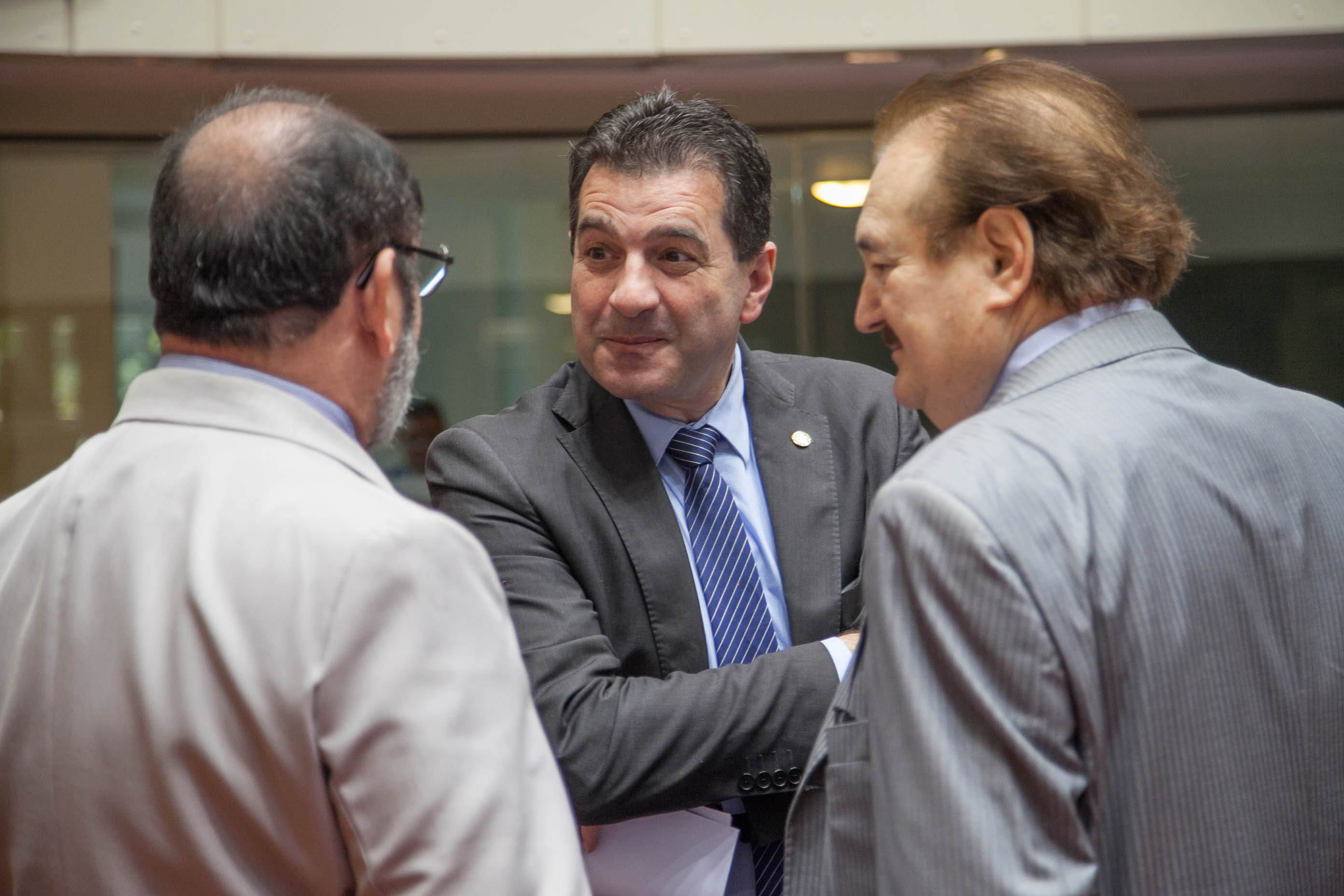 Deputado Roberto Salum (PRB), Deputado Valdir Cobalchini (PMDB) e Deputado Narcizo Parisotto (PTB) em Sessão Ordinária